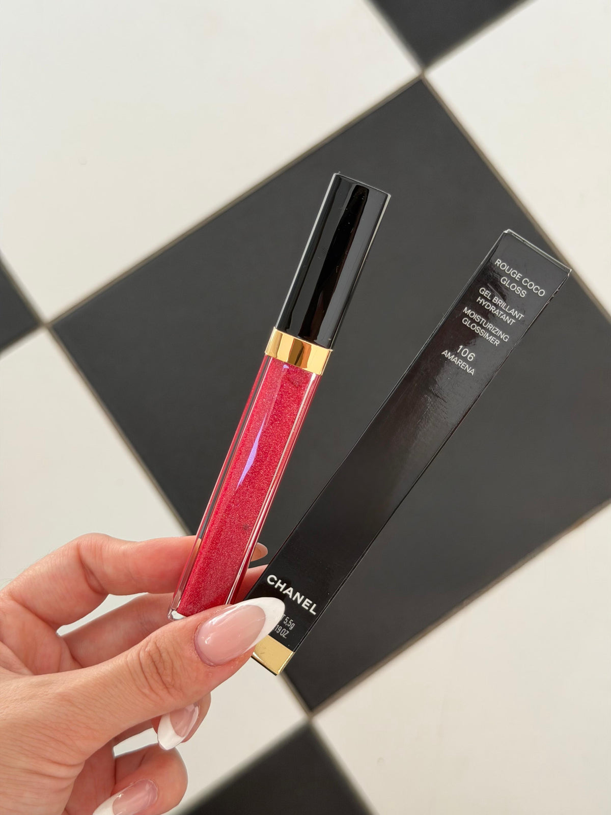 CHANEL Rouge Coco Gloss (106)
Moisturizing Gel Brillant Hidratant