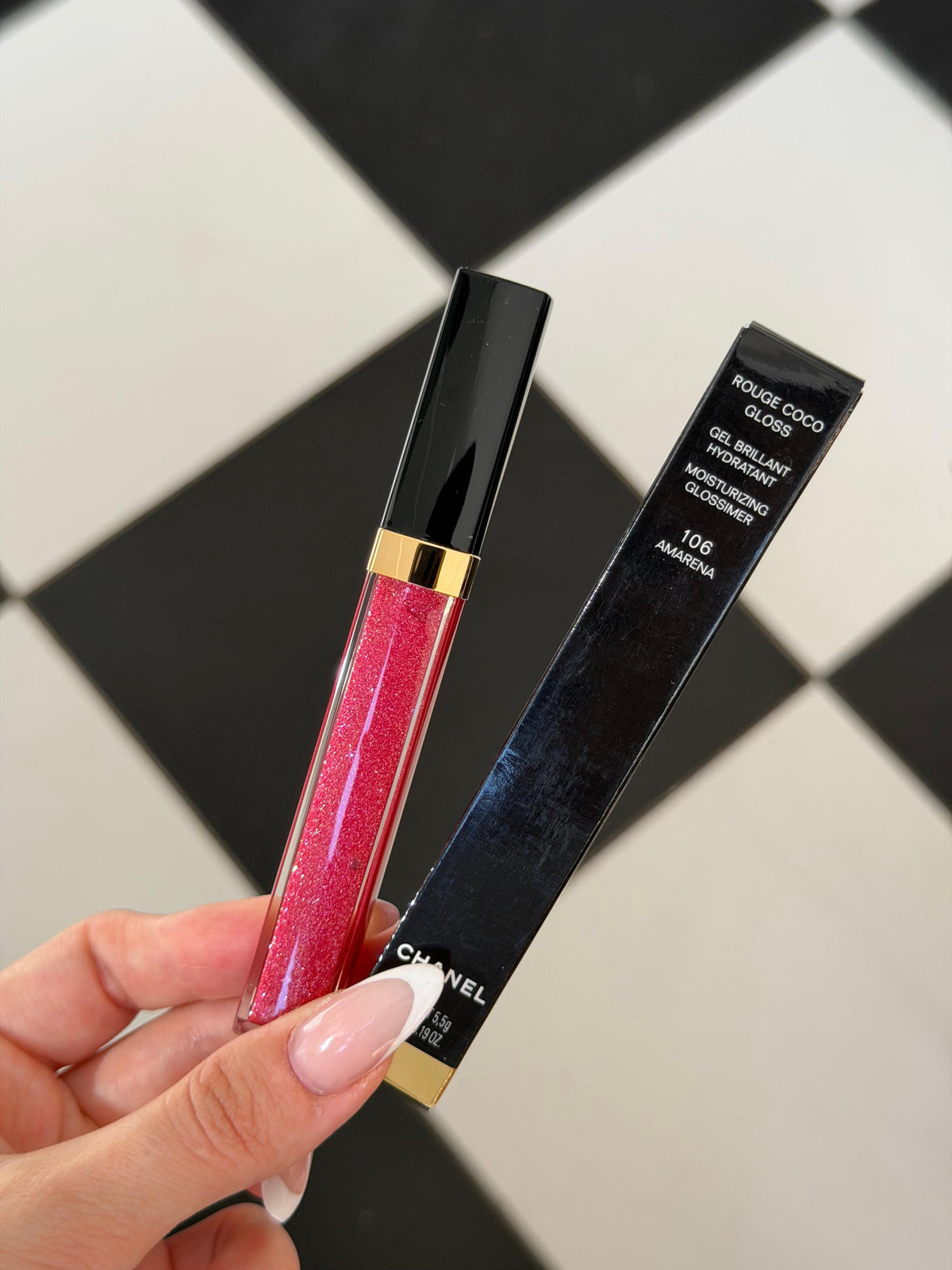 CHANEL Rouge Coco Gloss (106)
Moisturizing Gel Brillant Hidratant