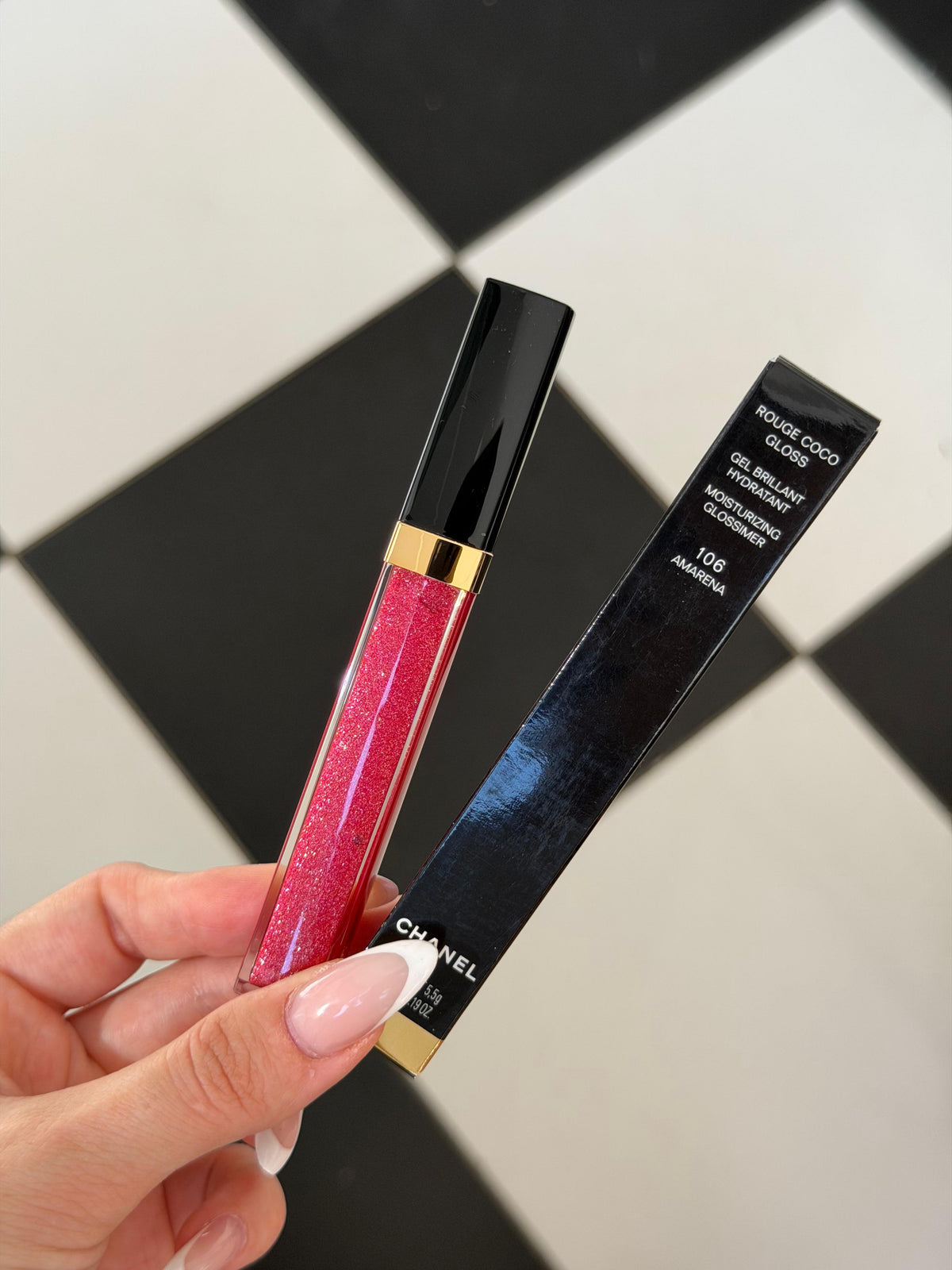 CHANEL Rouge Coco Gloss (106)
Moisturizing Gel Brillant Hidratant