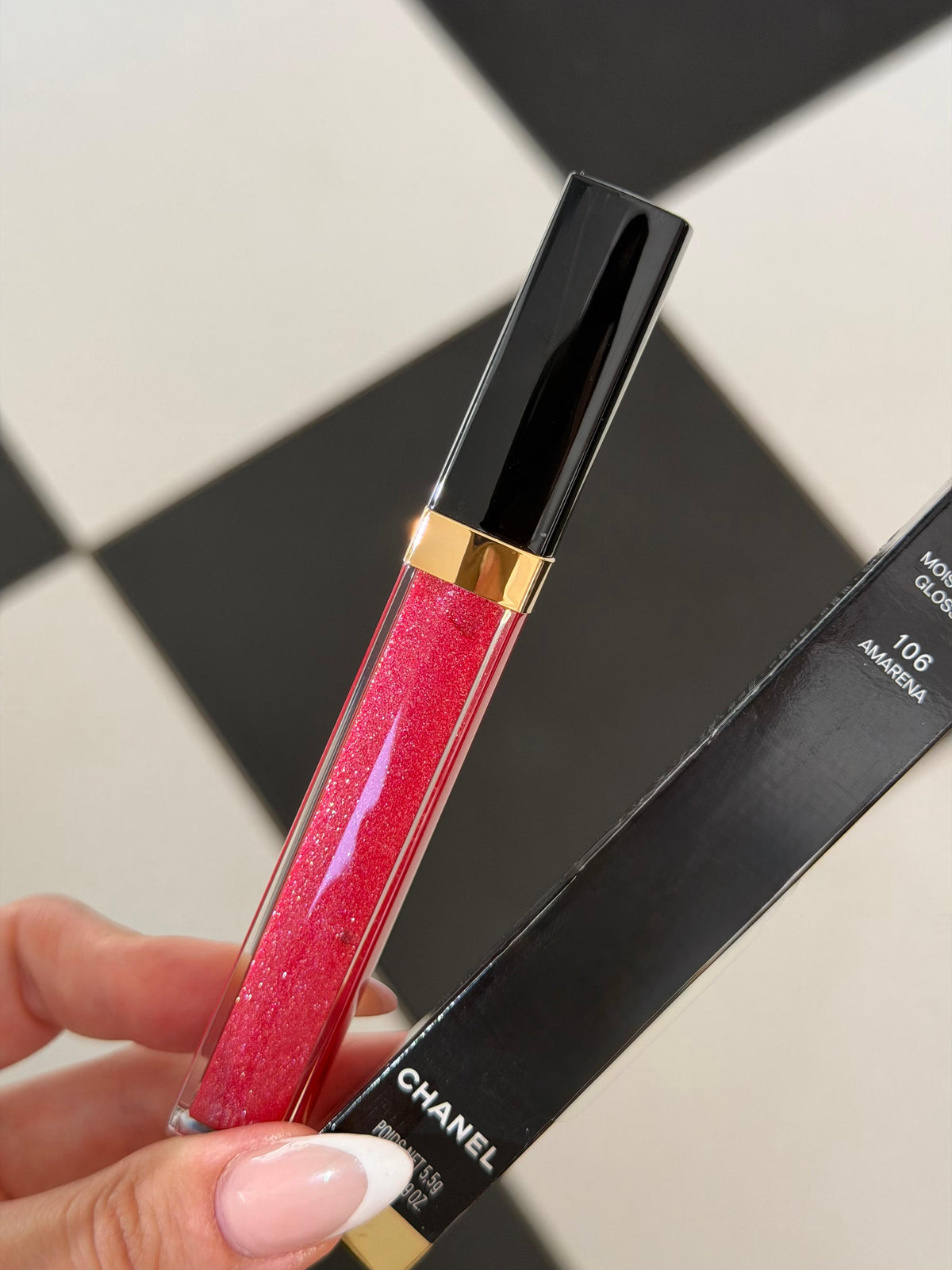 CHANEL Rouge Coco Gloss (106)
Moisturizing Gel Brillant Hidratant