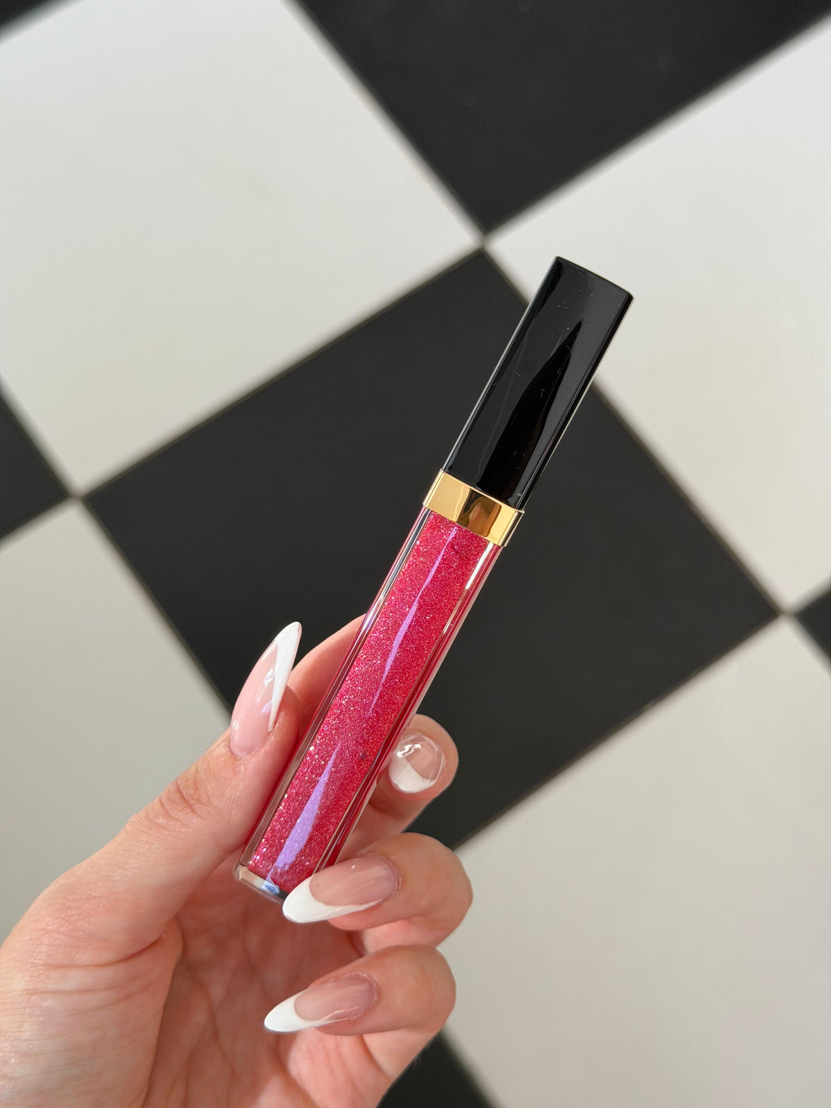 CHANEL Rouge Coco Gloss (106)
Moisturizing Gel Brillant Hidratant
