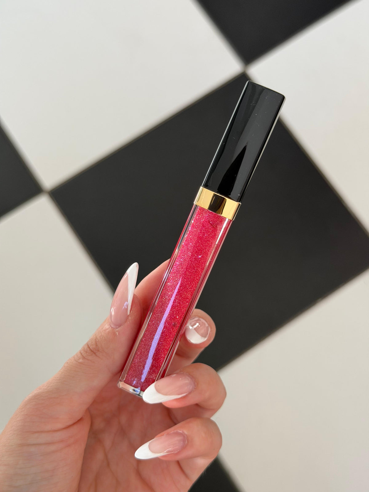 CHANEL Rouge Coco Gloss (106)
Moisturizing Gel Brillant Hidratant