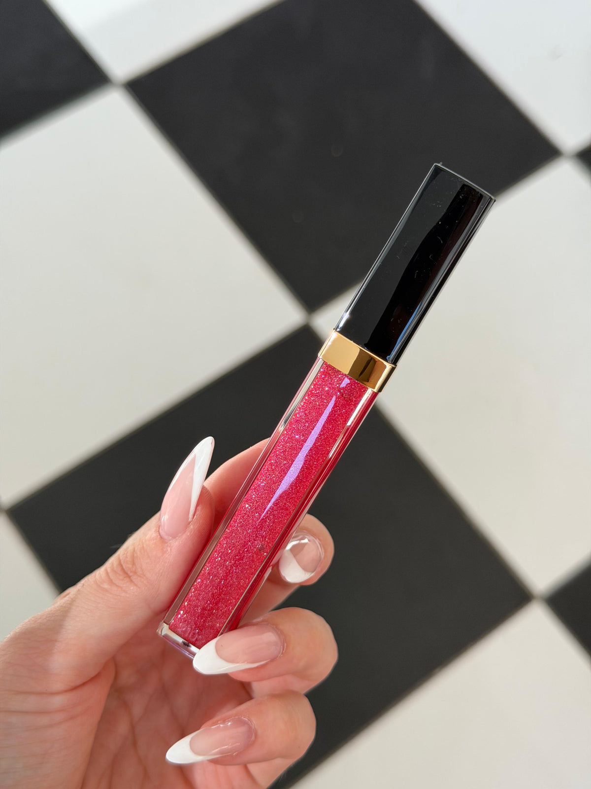 CHANEL Rouge Coco Gloss (106)
Moisturizing Gel Brillant Hidratant