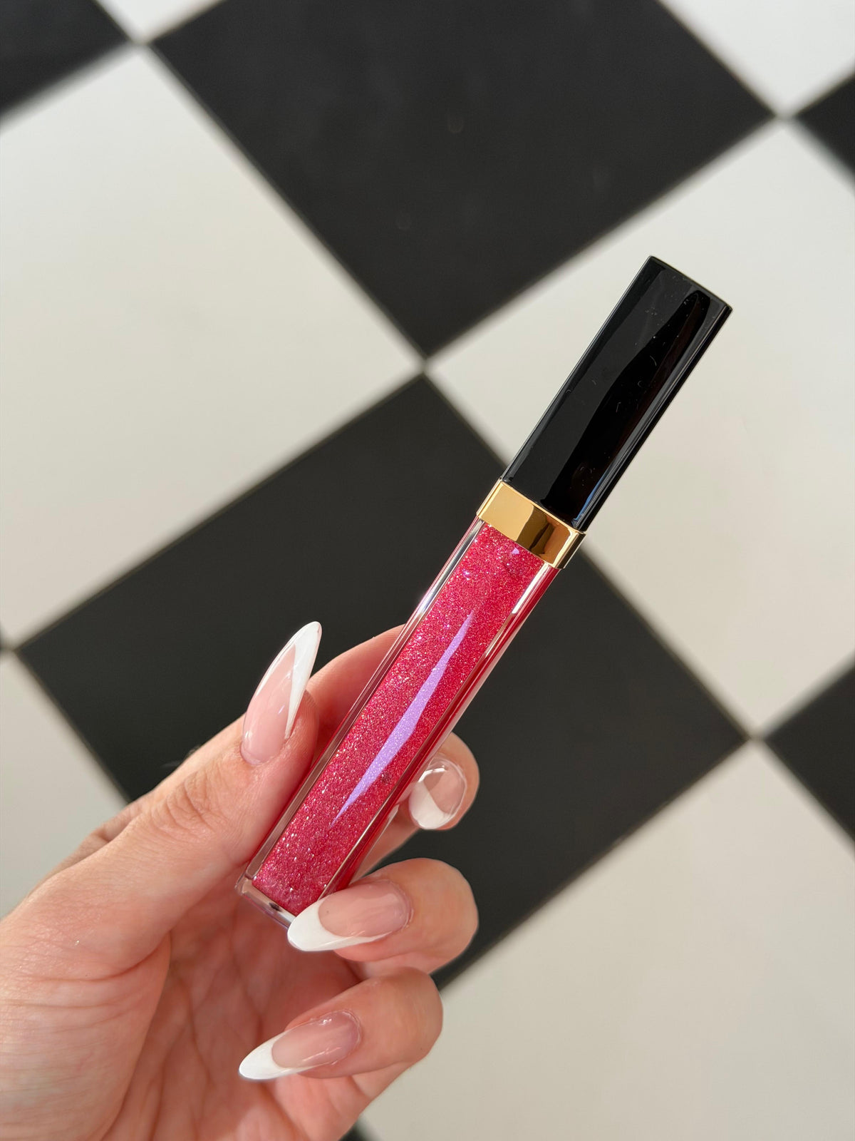 CHANEL Rouge Coco Gloss (106)
Moisturizing Gel Brillant Hidratant