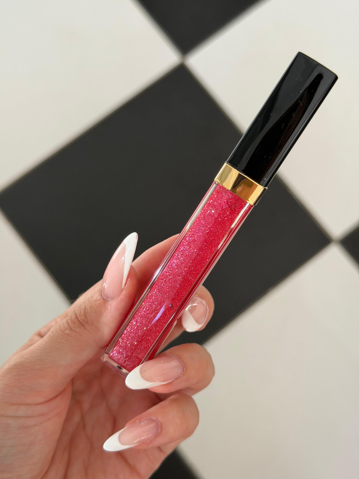 CHANEL Rouge Coco Gloss (106)
Moisturizing Gel Brillant Hidratant