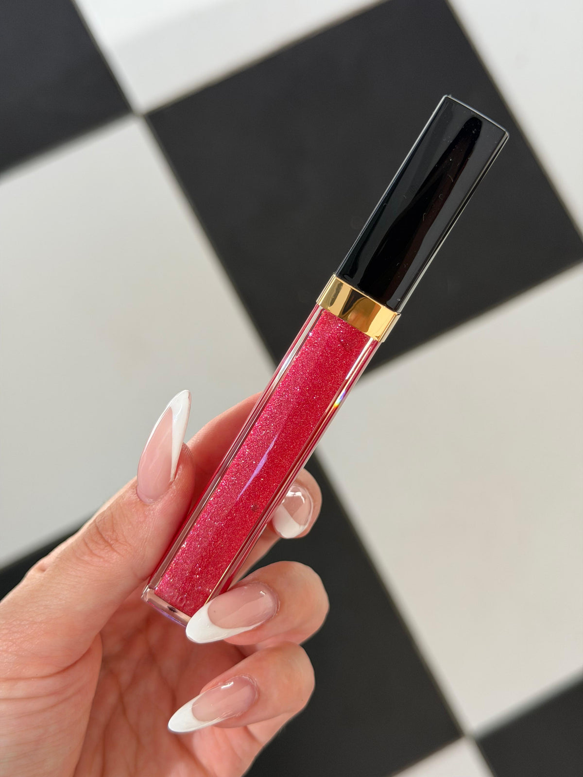 CHANEL Rouge Coco Gloss (106)
Moisturizing Gel Brillant Hidratant
