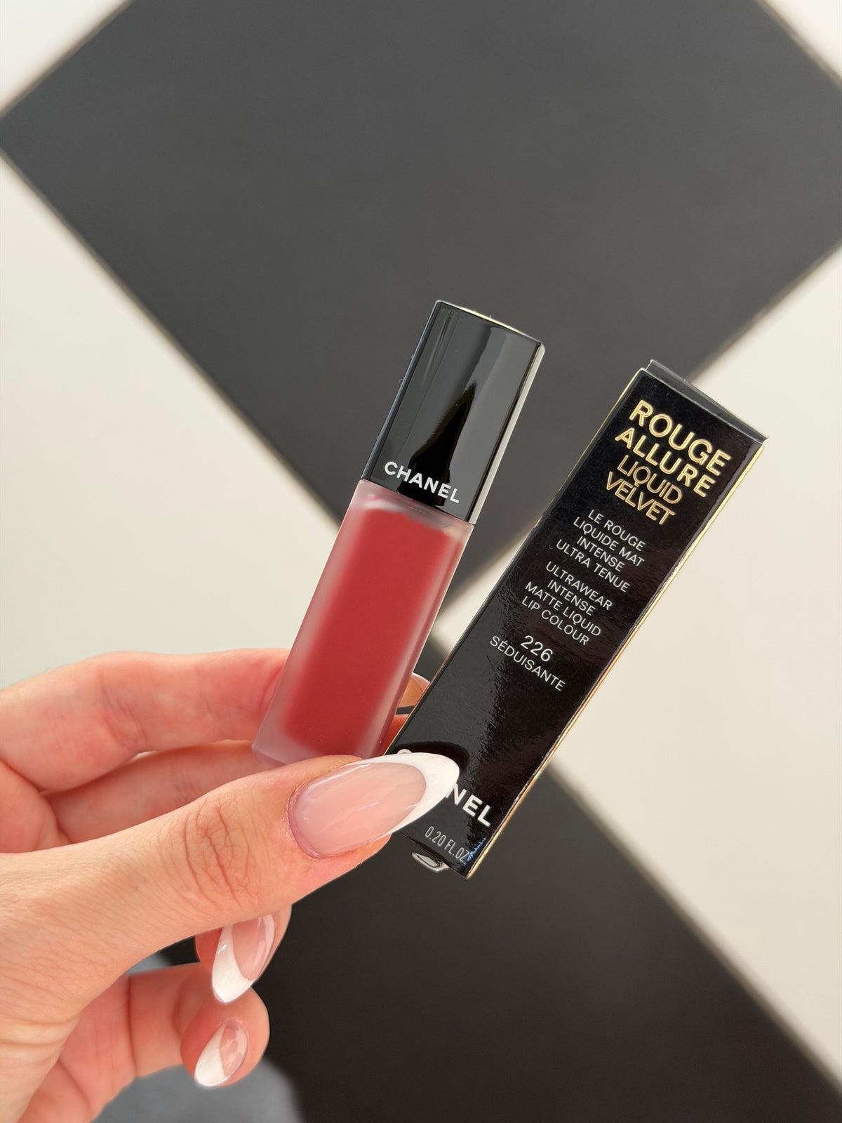 CHANEL Rouge Allure Liquid Velvet (226) - Ultrawear Intense Matte Liquid Lipstick