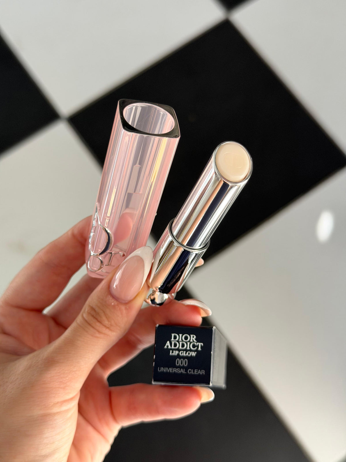 DIOR Addict Lip Glow (000)
48-Hour Hydrating Lip Balm - pH-Activated Color