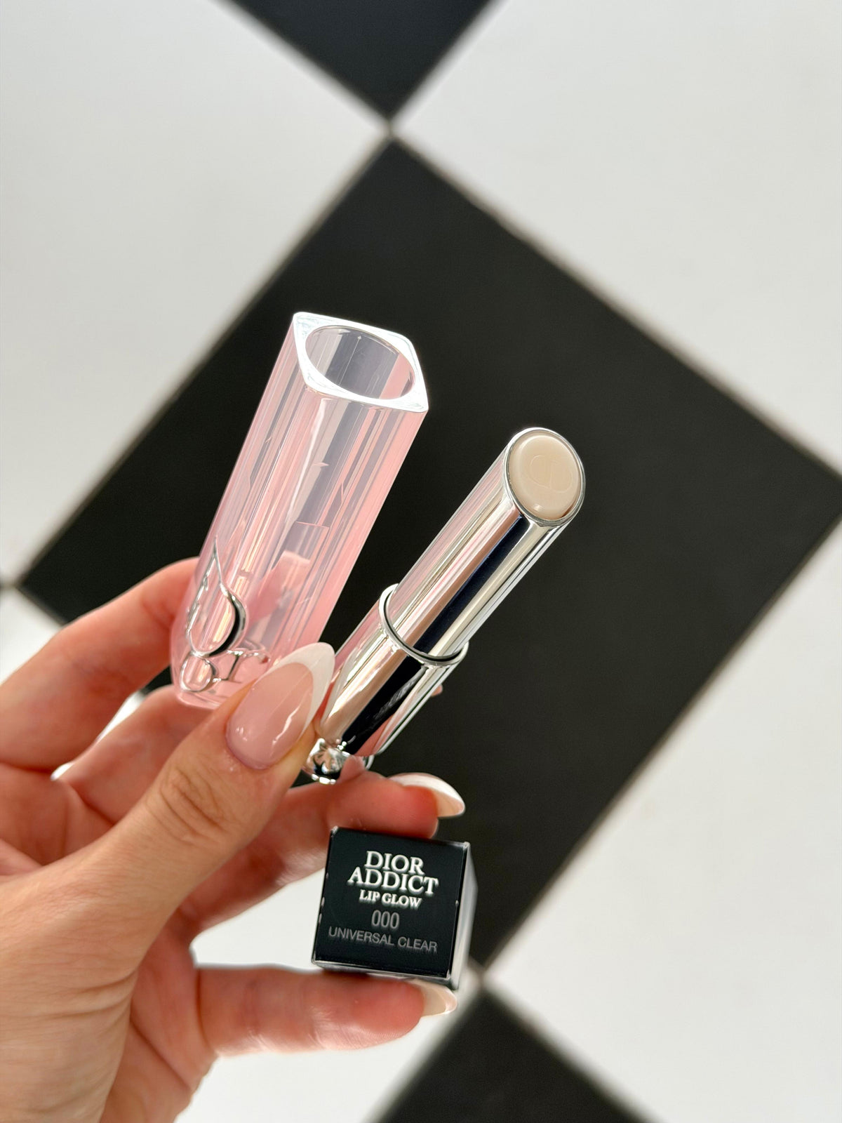 DIOR Addict Lip Glow (000)
48-Hour Hydrating Lip Balm - pH-Activated Color