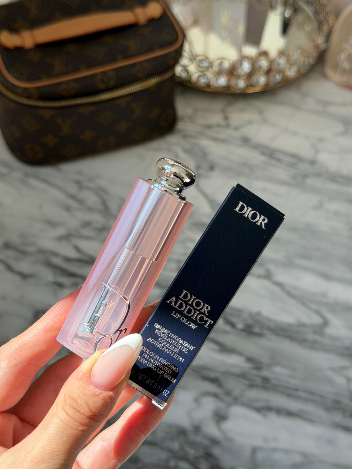 DIOR Addict Lip Glow (000)
48-Hour Hydrating Lip Balm - pH-Activated Color