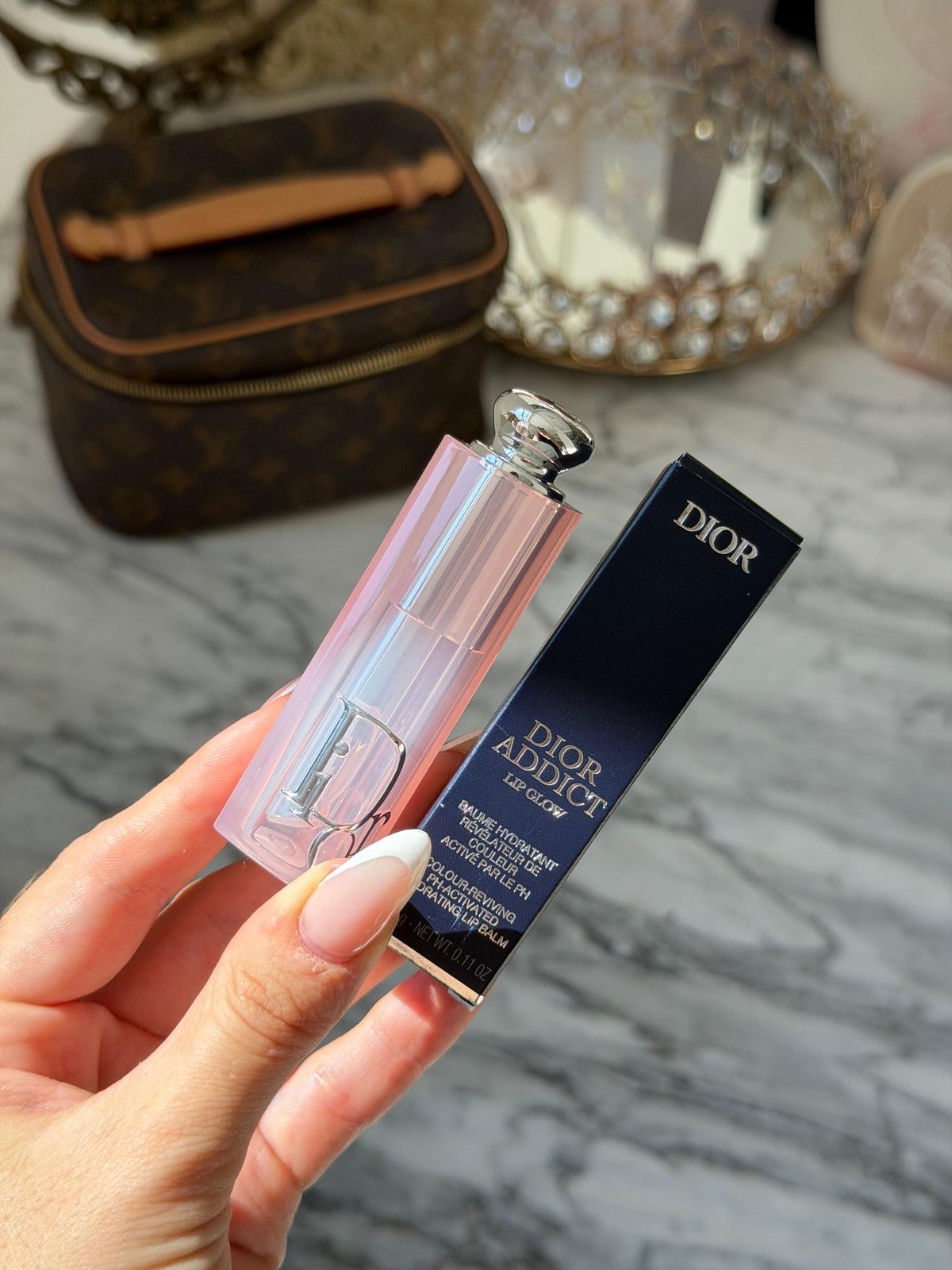 DIOR Addict Lip Glow (000)
48-Hour Hydrating Lip Balm - pH-Activated Color