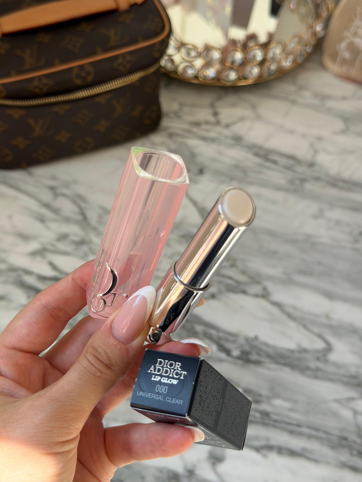 DIOR Addict Lip Glow (000)
48-Hour Hydrating Lip Balm - pH-Activated Color