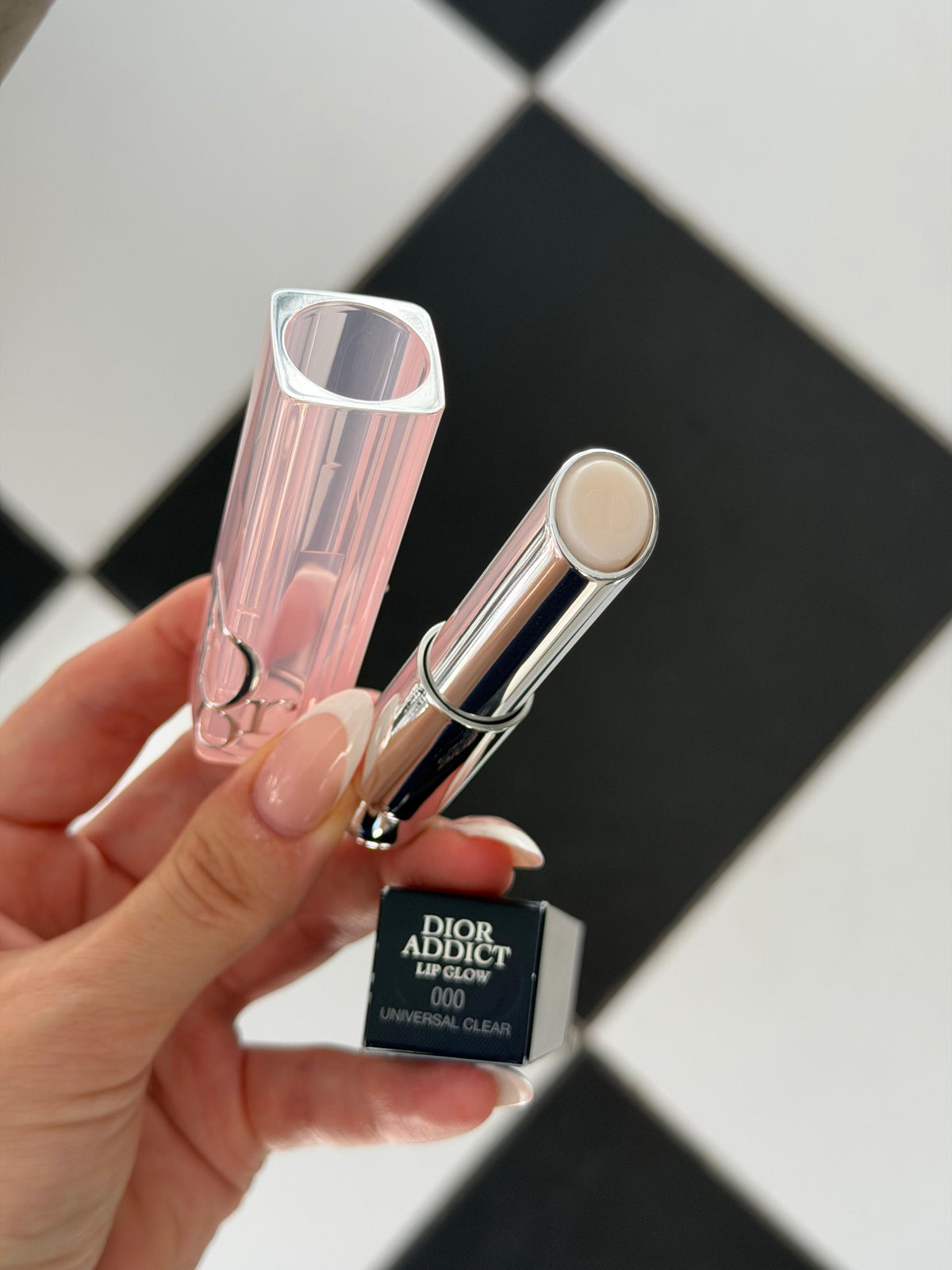 DIOR Addict Lip Glow (000)
48-Hour Hydrating Lip Balm - pH-Activated Color