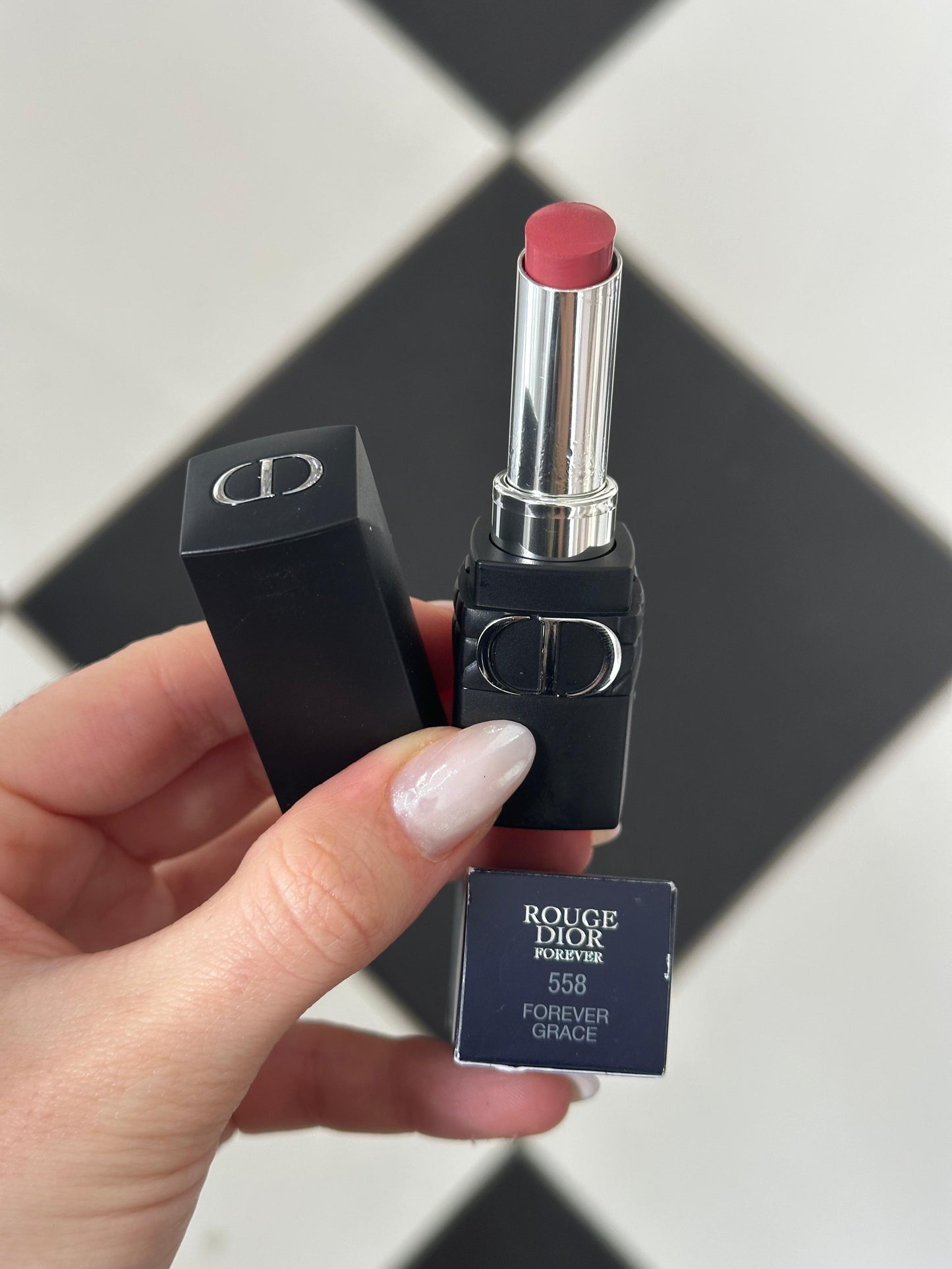 DIOR Rouge Forever (558)
Transfer-Proof Lipstick - Ultra Pigmented Matte Comfort