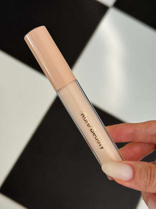 RARE BEAUTY Under Eye Brightener Concealer - Light