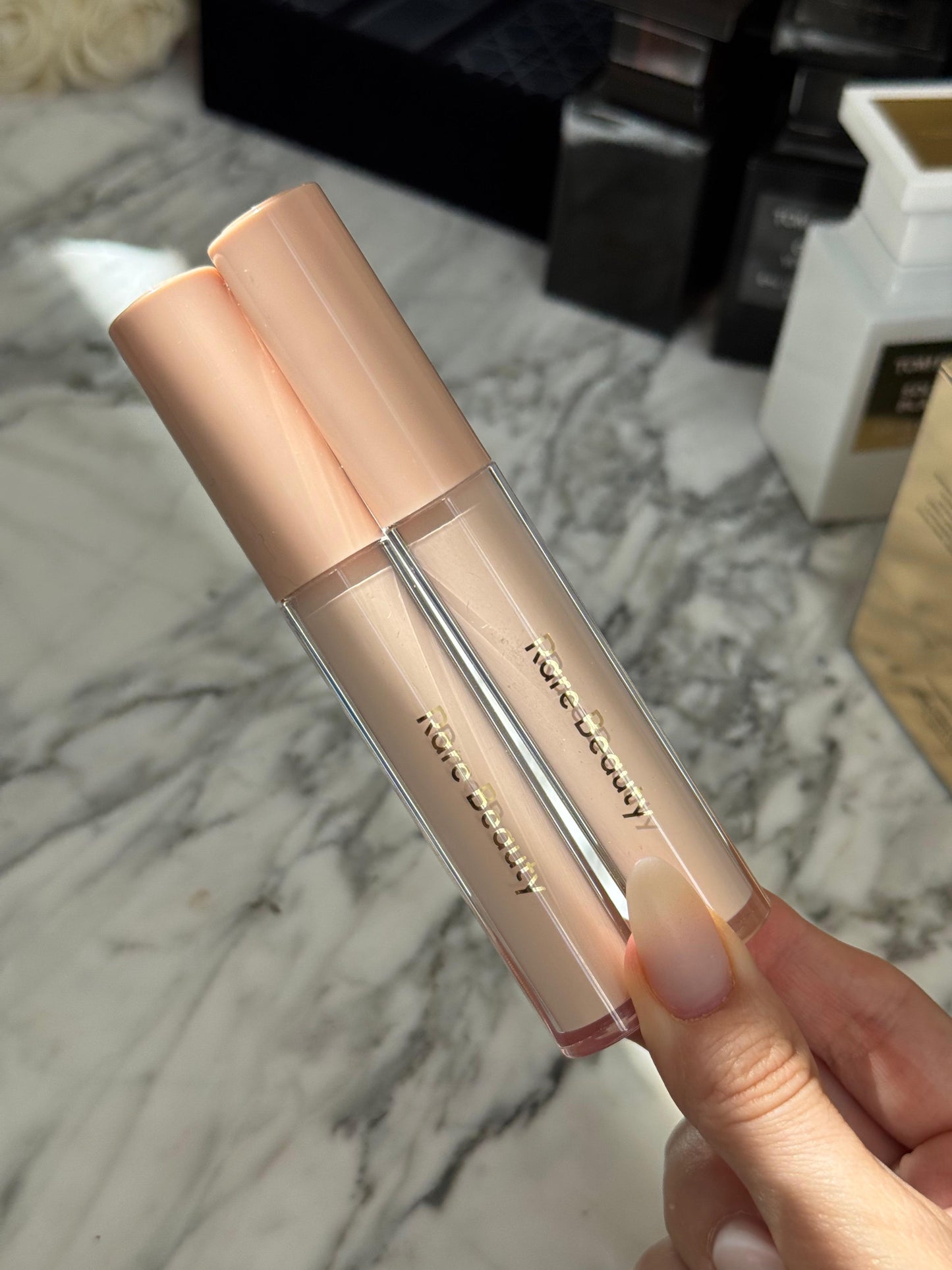 RARE BEAUTY Under Eye Brightener Concealer - Light