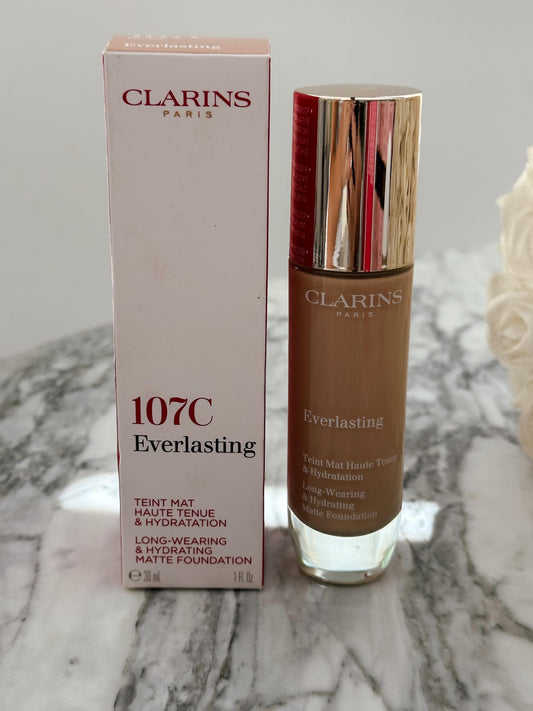 CLARINS Everlasting Long-Wearing & Hydrating Matte Foundation