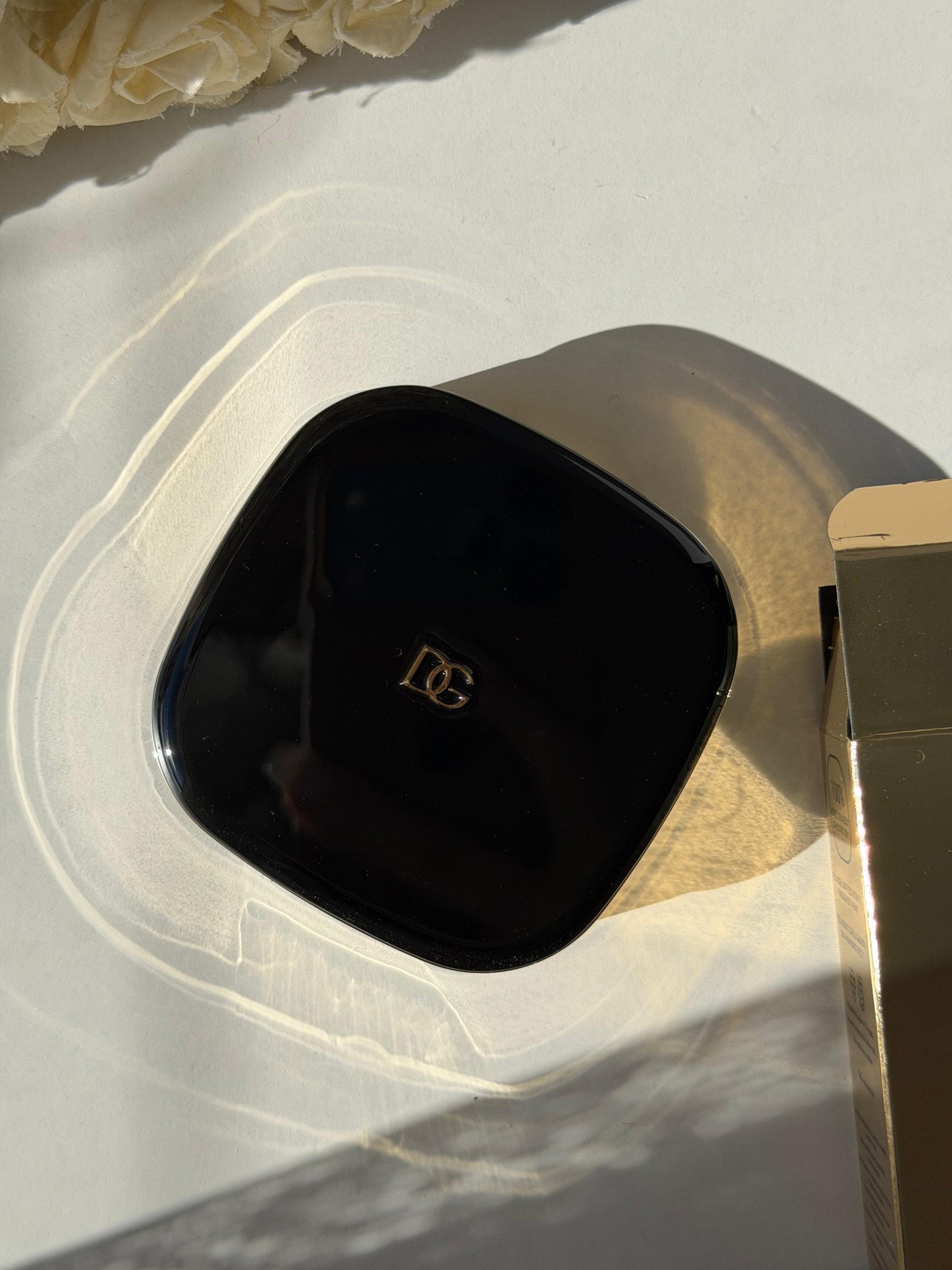 DOLCE&GABBANA Face&Eyes Match
Lasting Bronzer & Eyeshadow Powder (04)