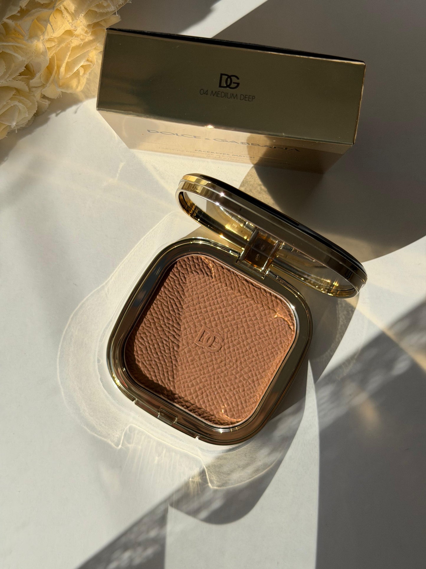 DOLCE&GABBANA Face&Eyes Match
Lasting Bronzer & Eyeshadow Powder (04)