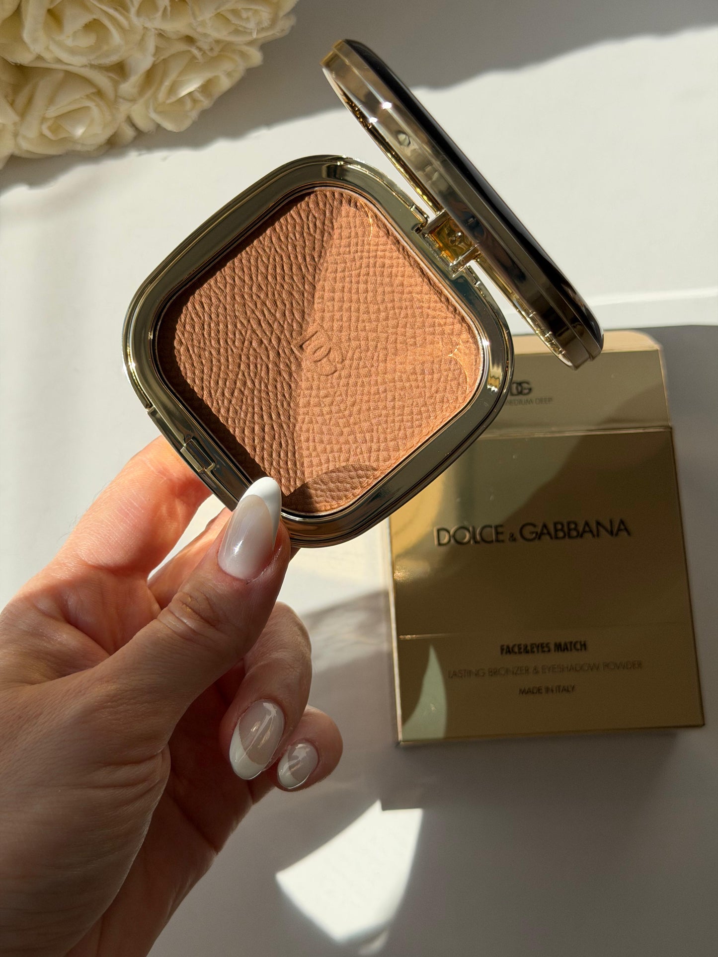 DOLCE&GABBANA Face&Eyes Match
Lasting Bronzer & Eyeshadow Powder (04)