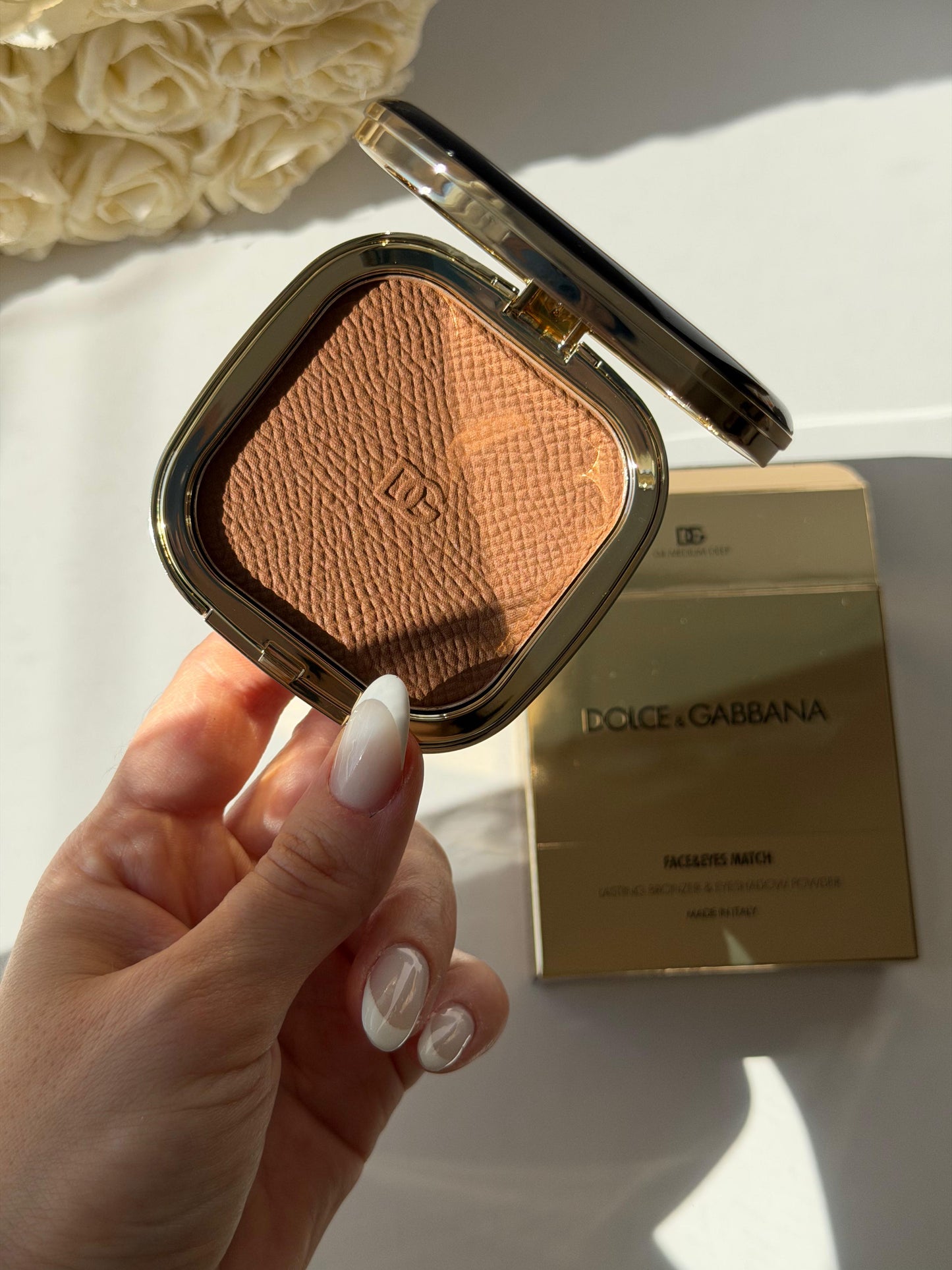 DOLCE&GABBANA Face&Eyes Match
Lasting Bronzer & Eyeshadow Powder (04)