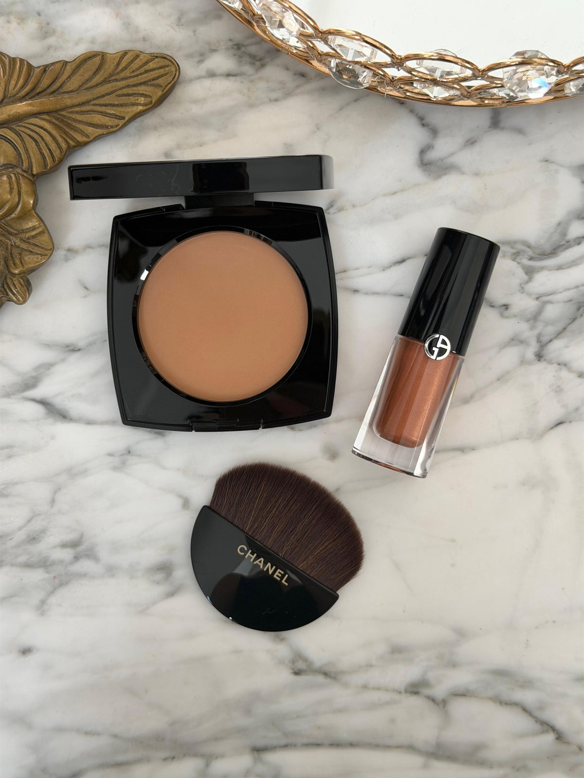 CHANEL Les Beiges
Healthy Glow Sheer Powder (B30)