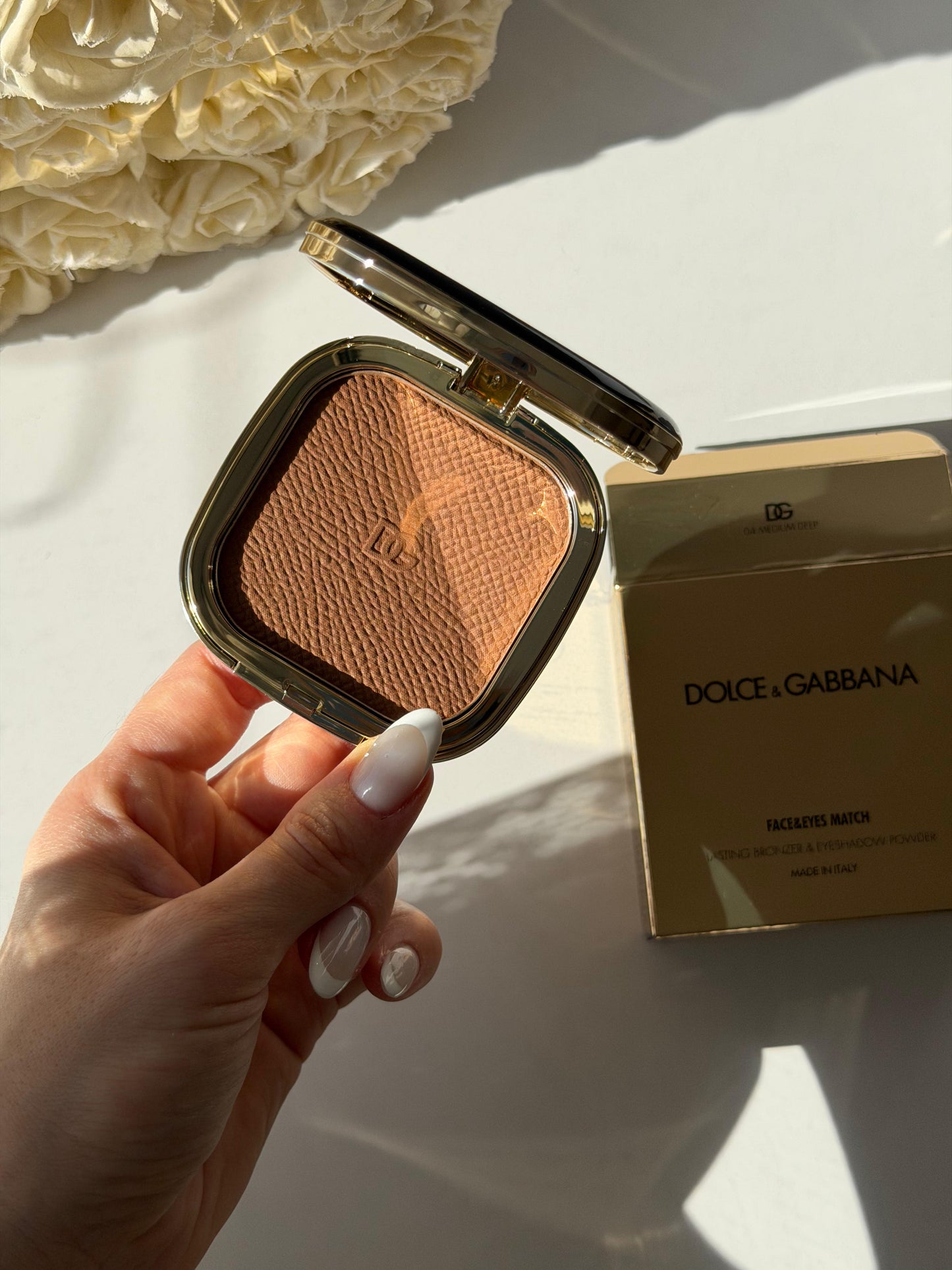DOLCE&GABBANA Face&Eyes Match
Lasting Bronzer & Eyeshadow Powder (04)