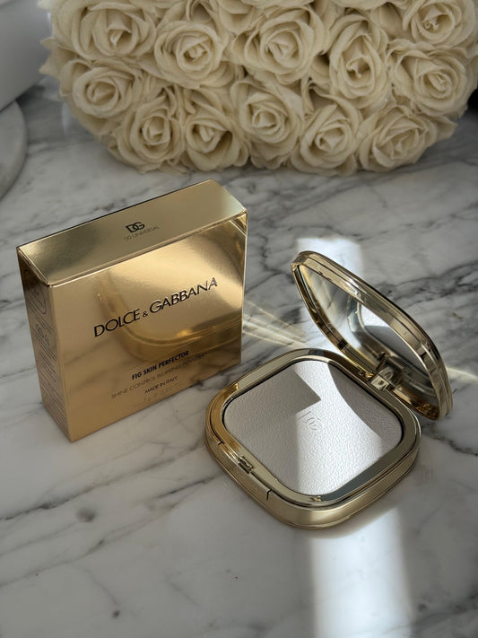 DOLCE&GABBANA Fig Skin Perfector
Shine Control Blurring Powder