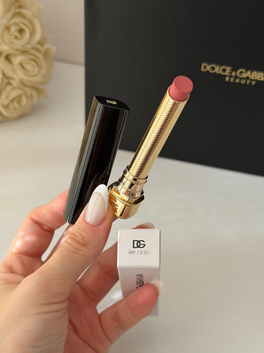 DOLCE&GABBANA My Comfy Matte Lipstick - My 13.01
Instant Rich Color & Hydration Lip Stylo