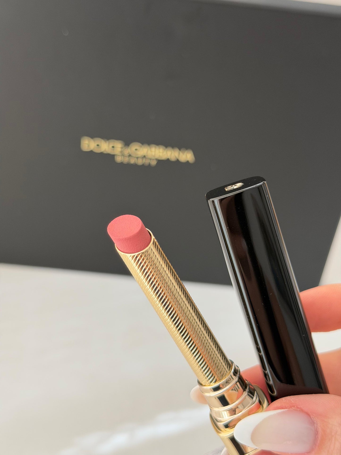 DOLCE&GABBANA My Comfy Matte Lipstick - My 13.01
Instant Rich Color & Hydration Lip Stylo