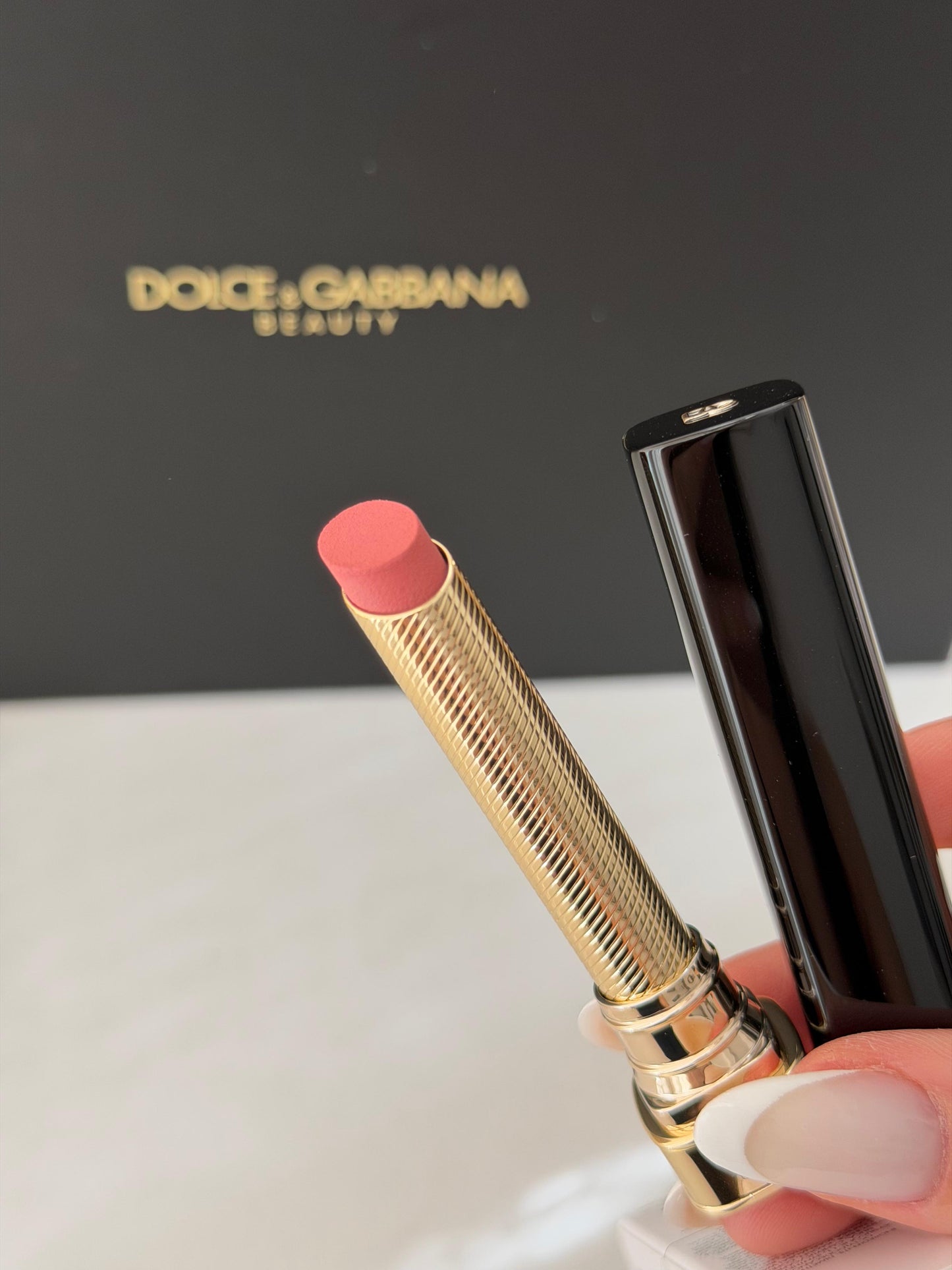 DOLCE&GABBANA My Comfy Matte Lipstick - My 13.01
Instant Rich Color & Hydration Lip Stylo