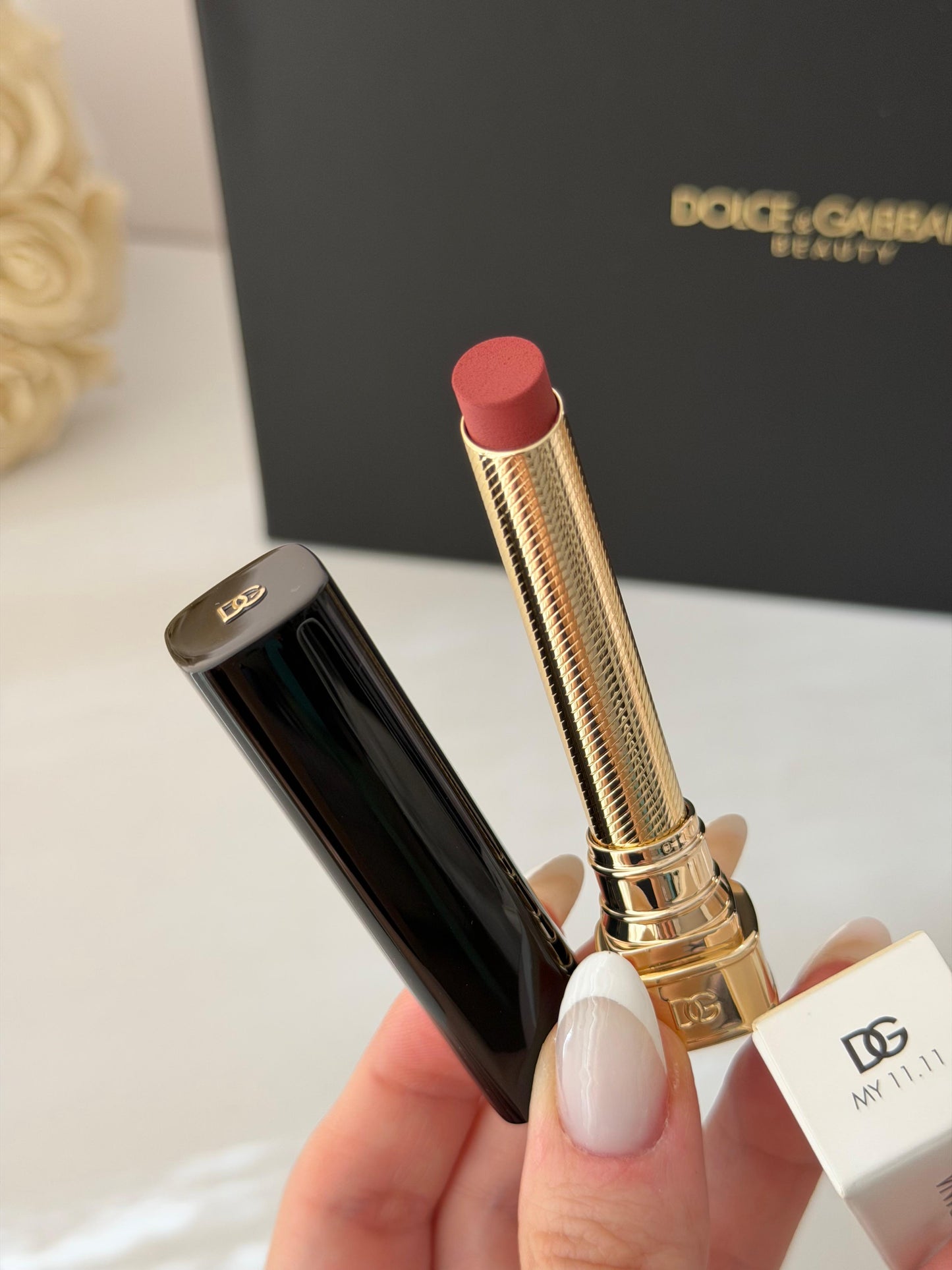 DOLCE&GABBANA My Comfy Matte Lipstick - My 11.11
Instant Rich Color & Hydration Lip Stylo