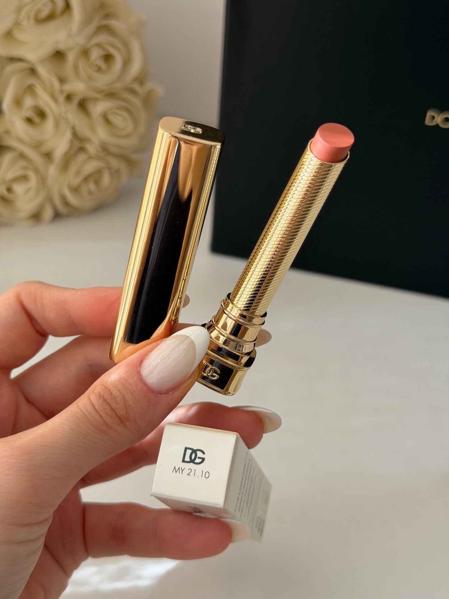 DOLCE&GABBANA My Comfy Matte Lipstick - My 21.10
Instant Rich Color & Hydration Lip Stylo