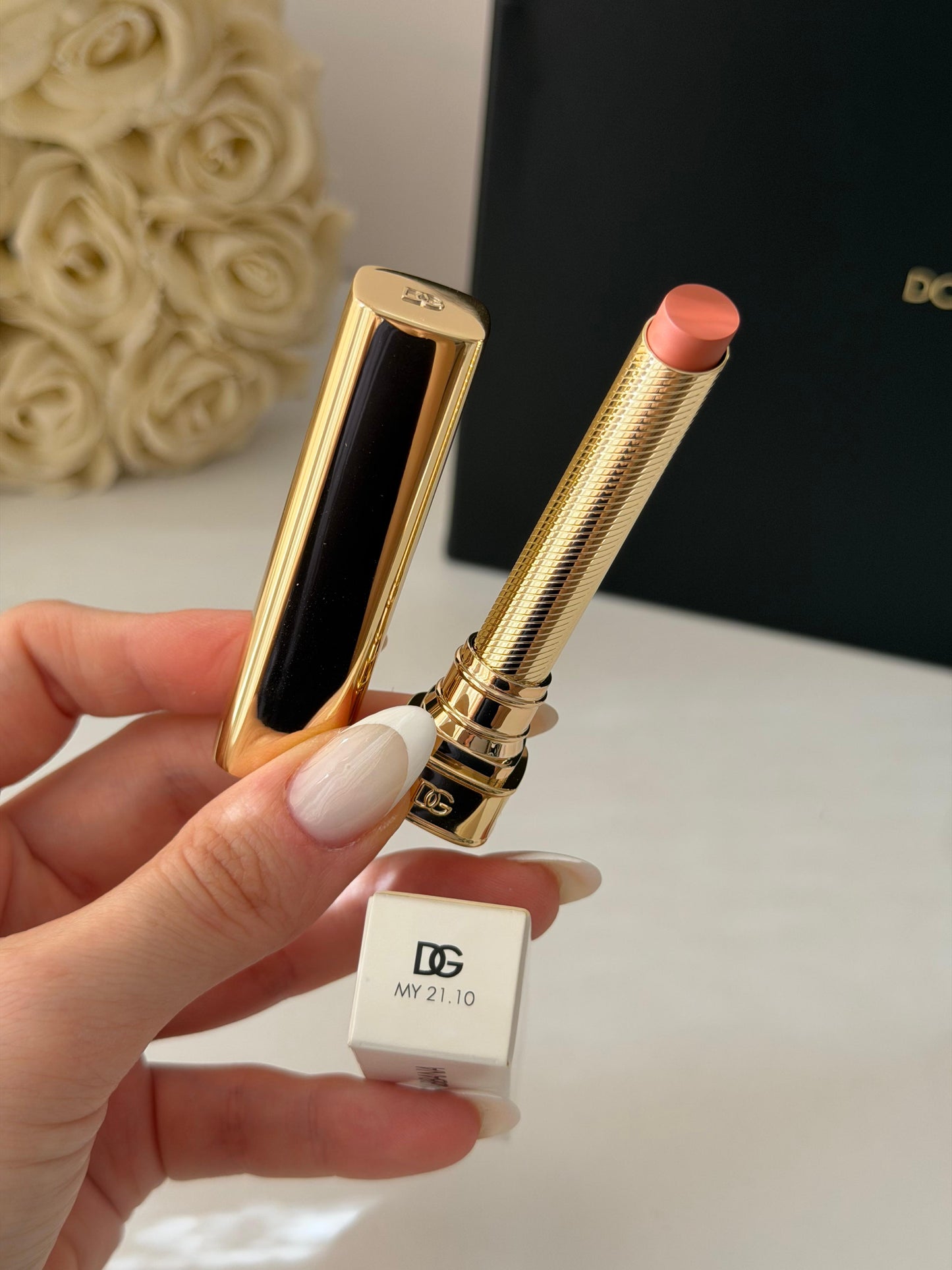 DOLCE&GABBANA My Comfy Matte Lipstick - My 21.10
Instant Rich Color & Hydration Lip Stylo