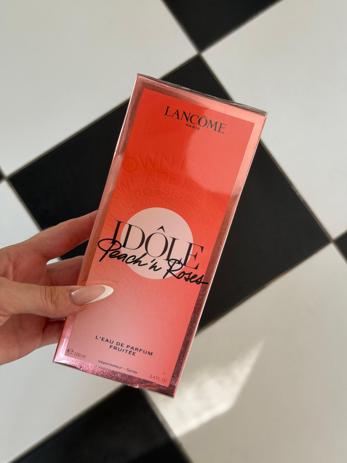 LANCOME Idole Peach’n Roses L’Eau De Parfum Fruitée
Bright, Fruity & Floral