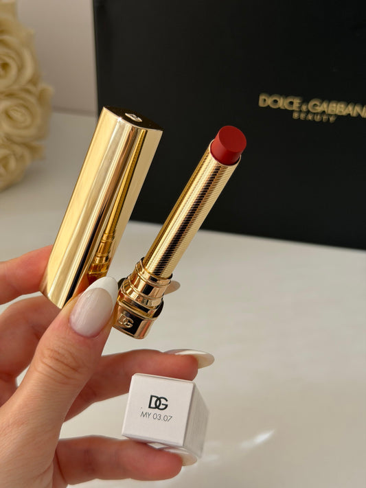 DOLCE&GABBANA My Sculpt Satin
Lasting Color & Hydration Lipstick Stylo - MY 03.07