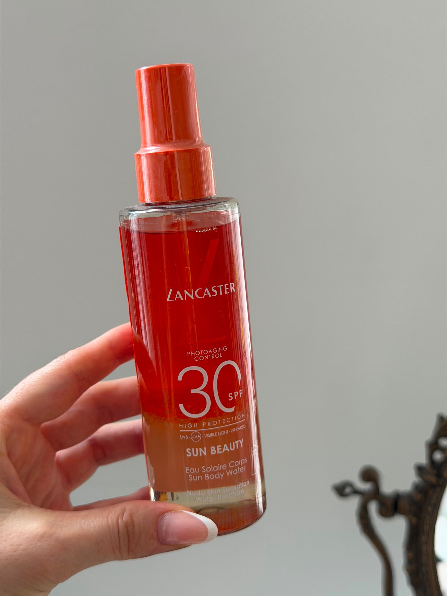 LANCASTER Sun Body Water Photoaging Control - High Protection SPF30