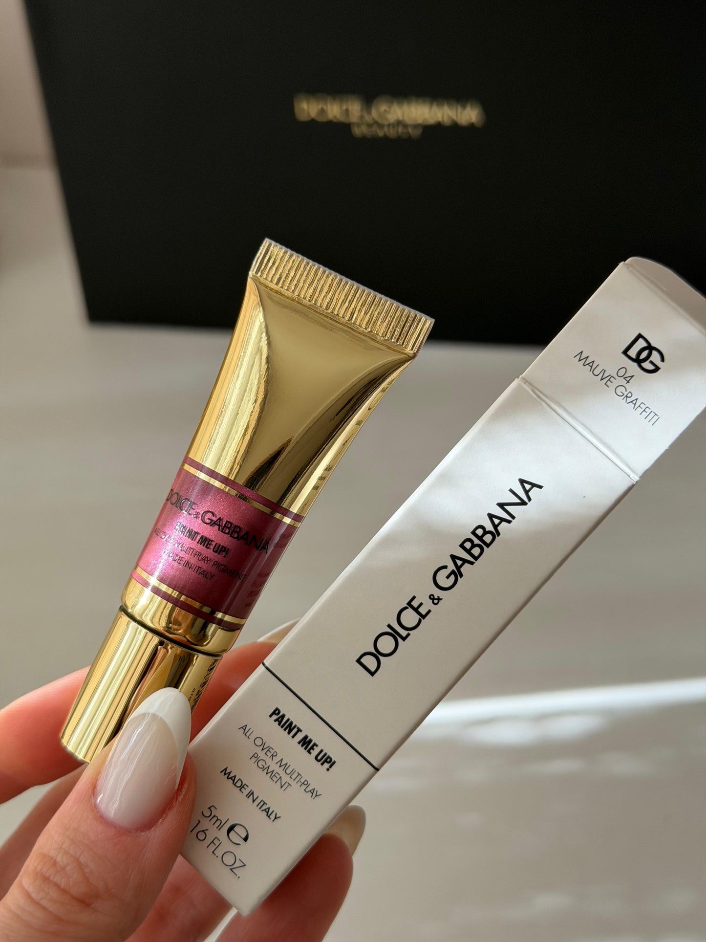 DOLCE&GABBANA Paint Me Up!
All Over Multi-Play Pigment For Face, Eyes And Lips (04)