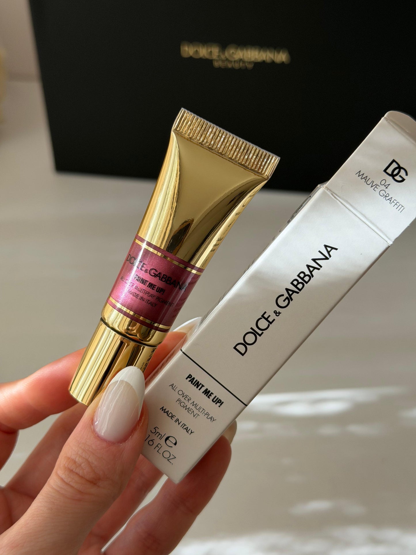 DOLCE&GABBANA Paint Me Up!
All Over Multi-Play Pigment For Face, Eyes And Lips (04)