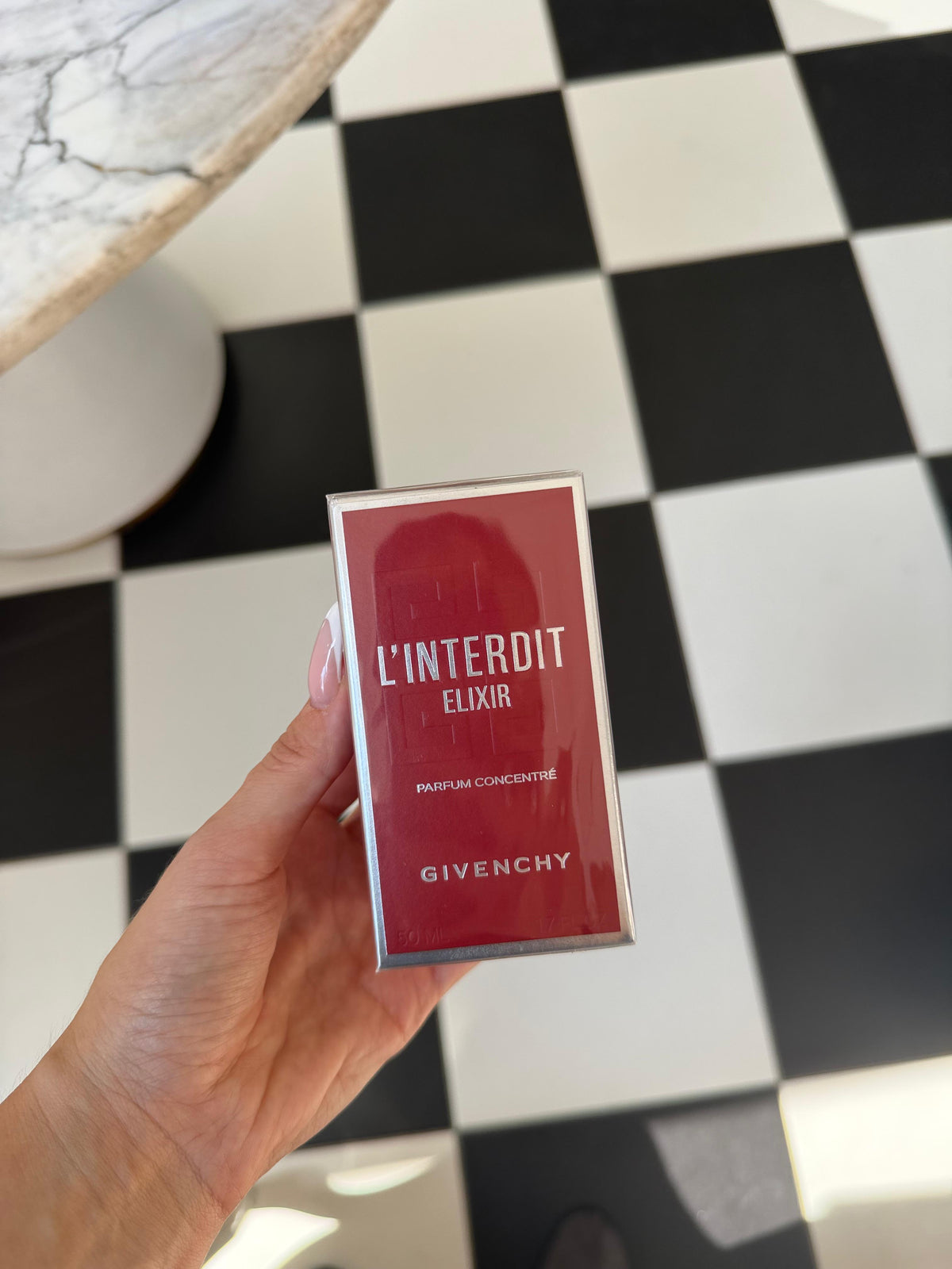 GIVENCHY L’Interdit Elixir Parfum Concentré
Floral, Woody, Gourmand