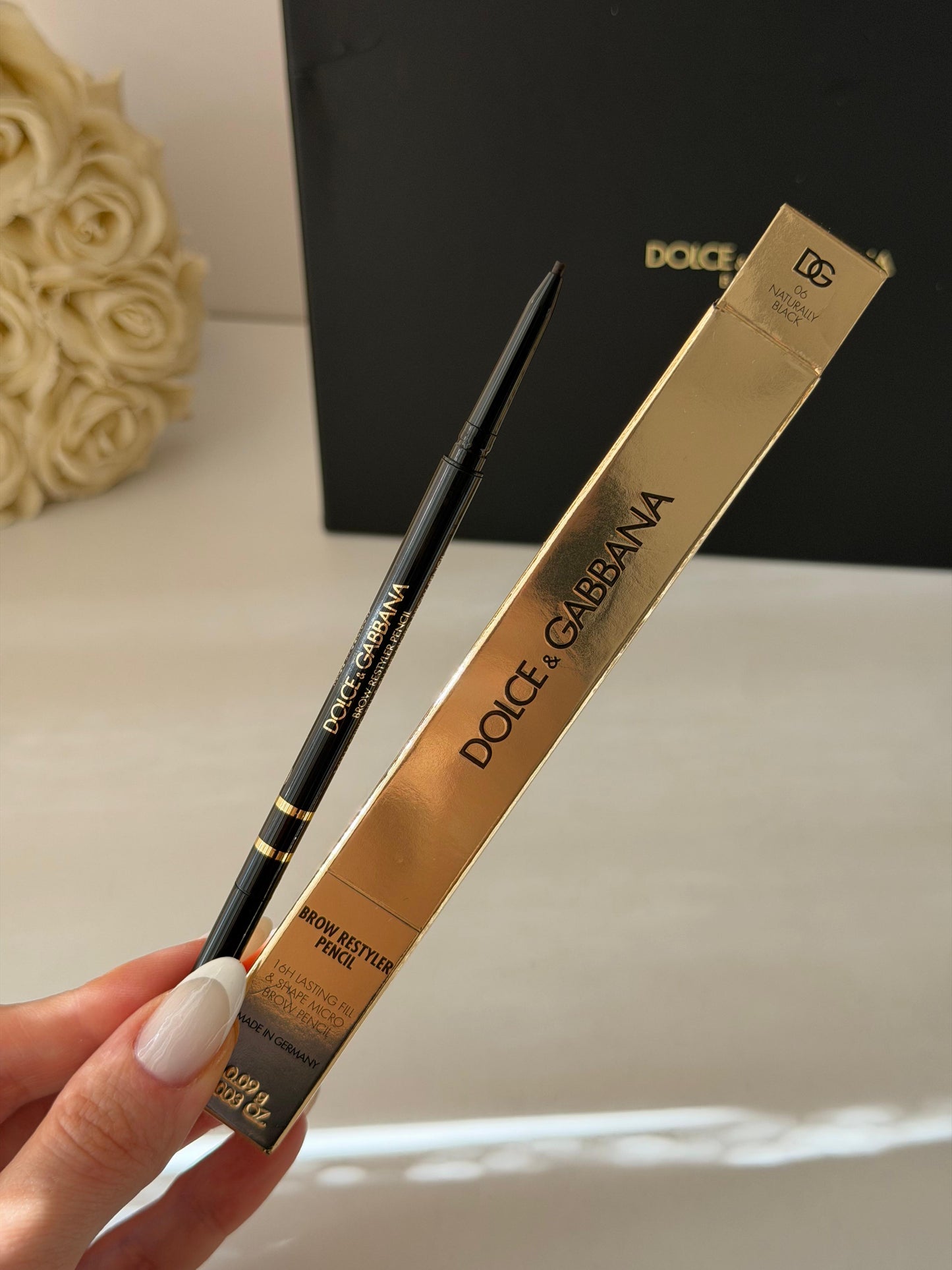 DOLCE&GABBANA Brow Restyler Pencil (06)
16H Lasting Fill & Shape Micro Brow Pencil