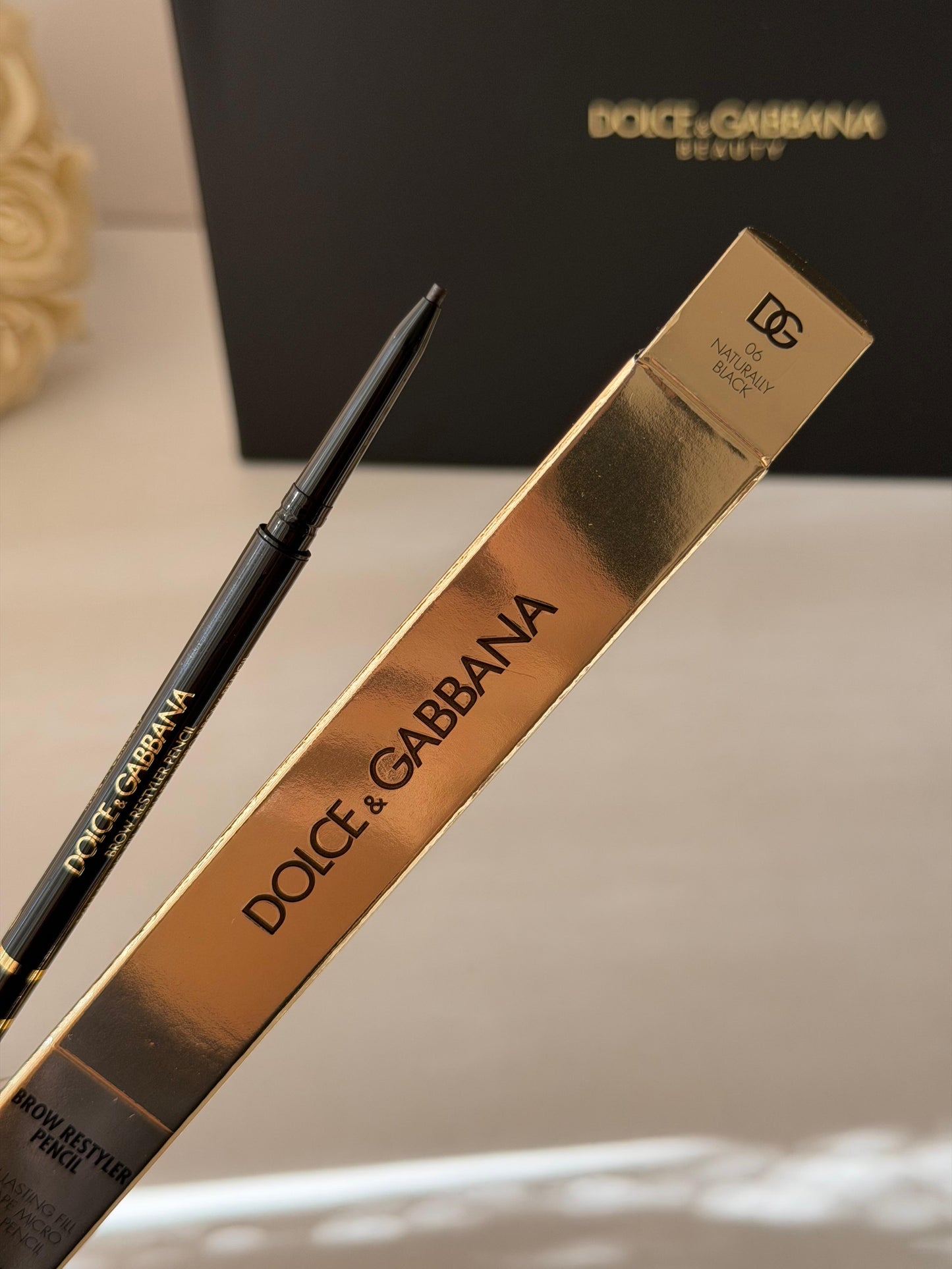 DOLCE&GABBANA Brow Restyler Pencil (06)
16H Lasting Fill & Shape Micro Brow Pencil