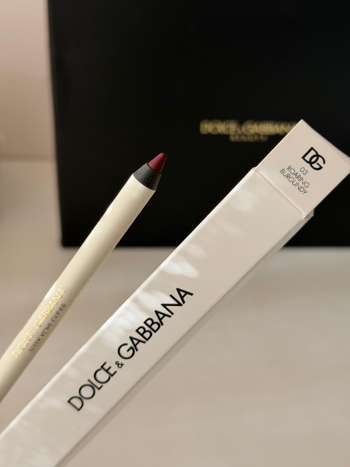DOLCE&GABBANA Sleek Khol Glider 
10H Lasting Intense Color Eye Pencil (03)