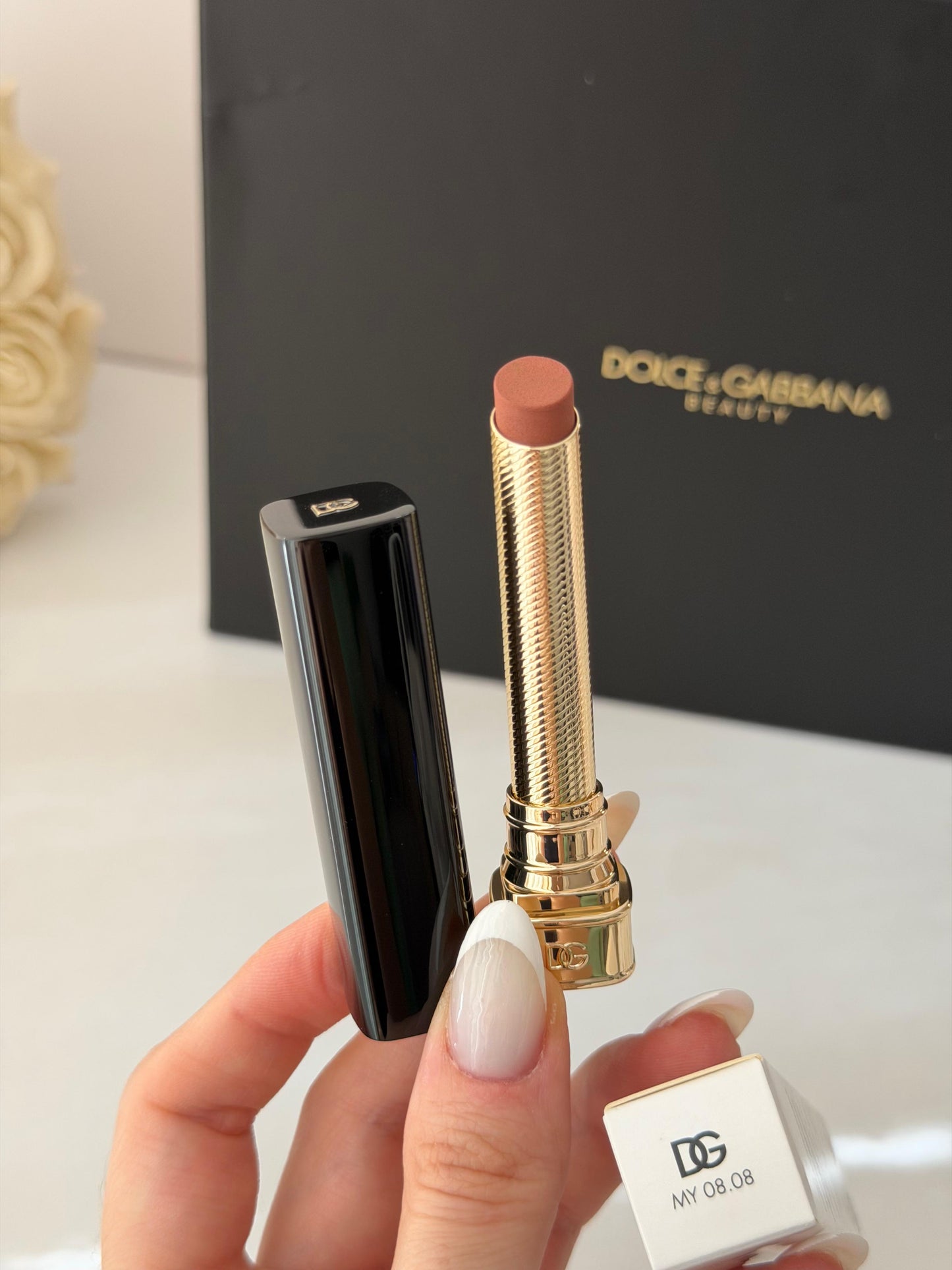 DOLCE&GABBANA My Comfy Matte Lipstick - My 08.08
Instant Rich Color & Hydration Lip Stylo