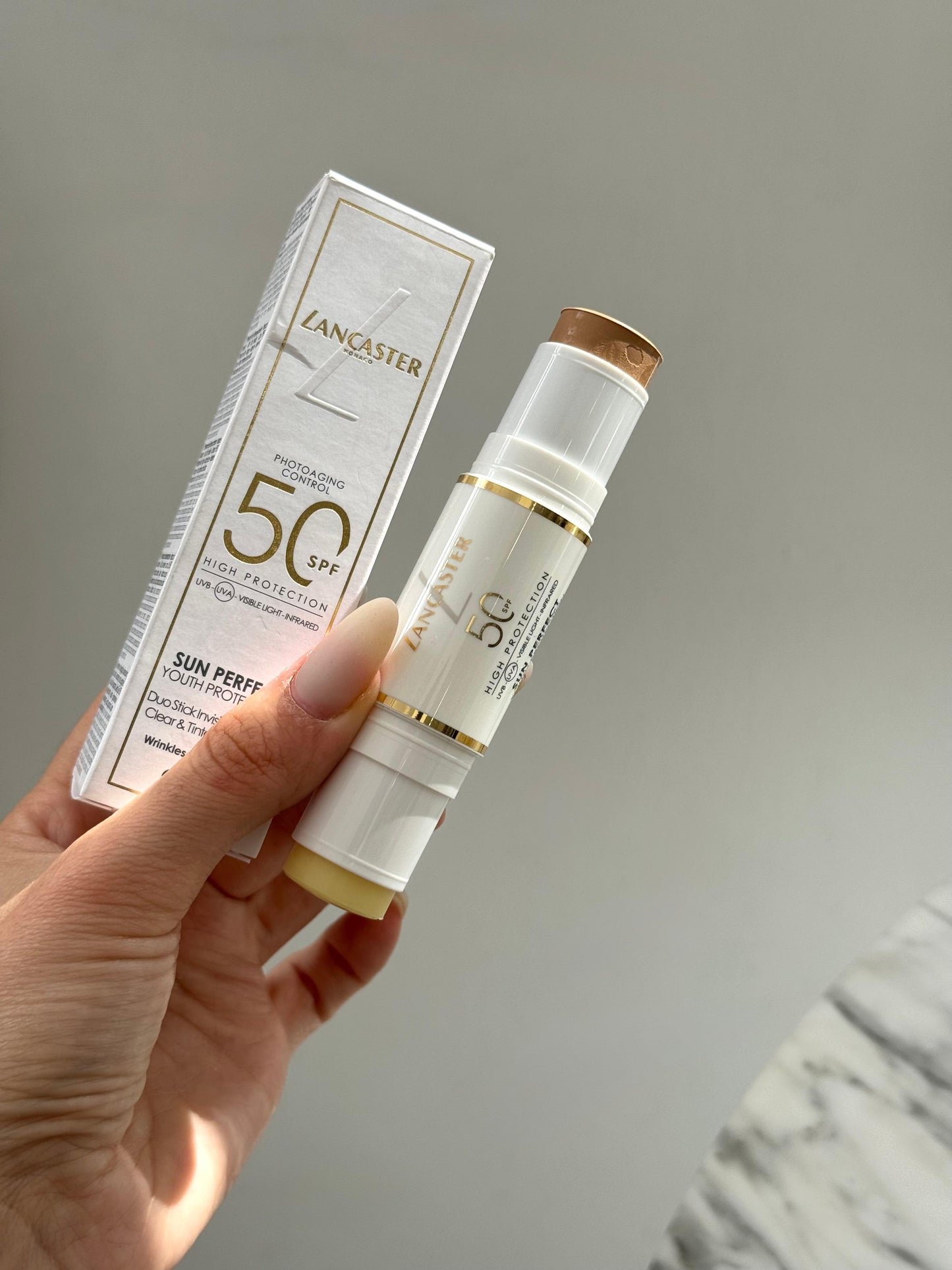 LANCASTER Sun Perfect Youth Protection Duo Stick Invisible SPF50