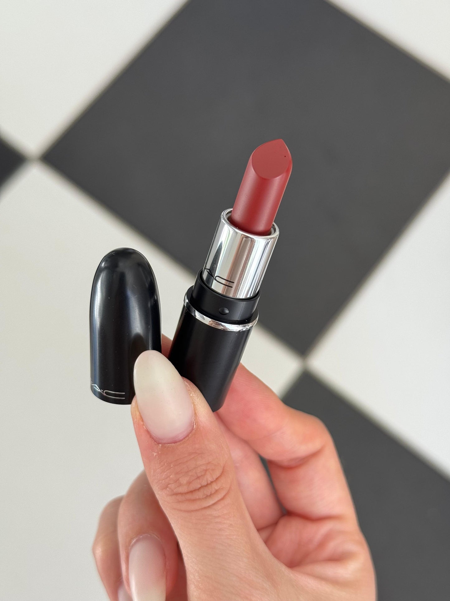 MAC Mini Lipstick - Dubonnet