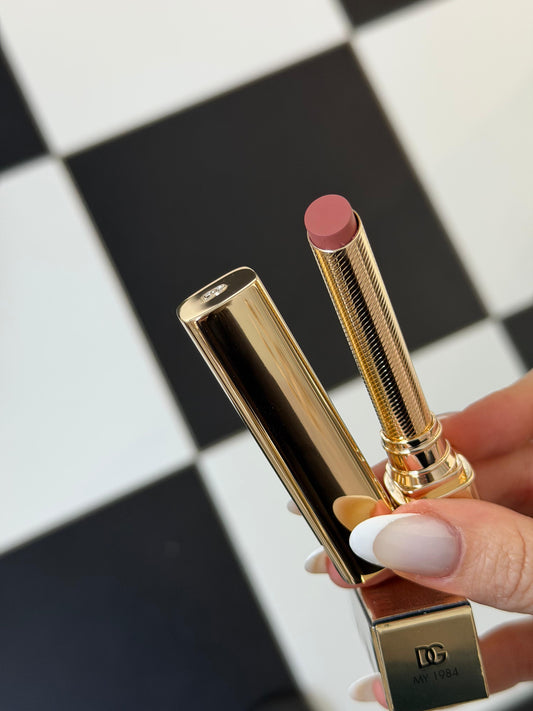 DOLCE&GABBANA My Sculpt Satin
Lasting Color & Hydration Lipstick Stylo - MY 1984