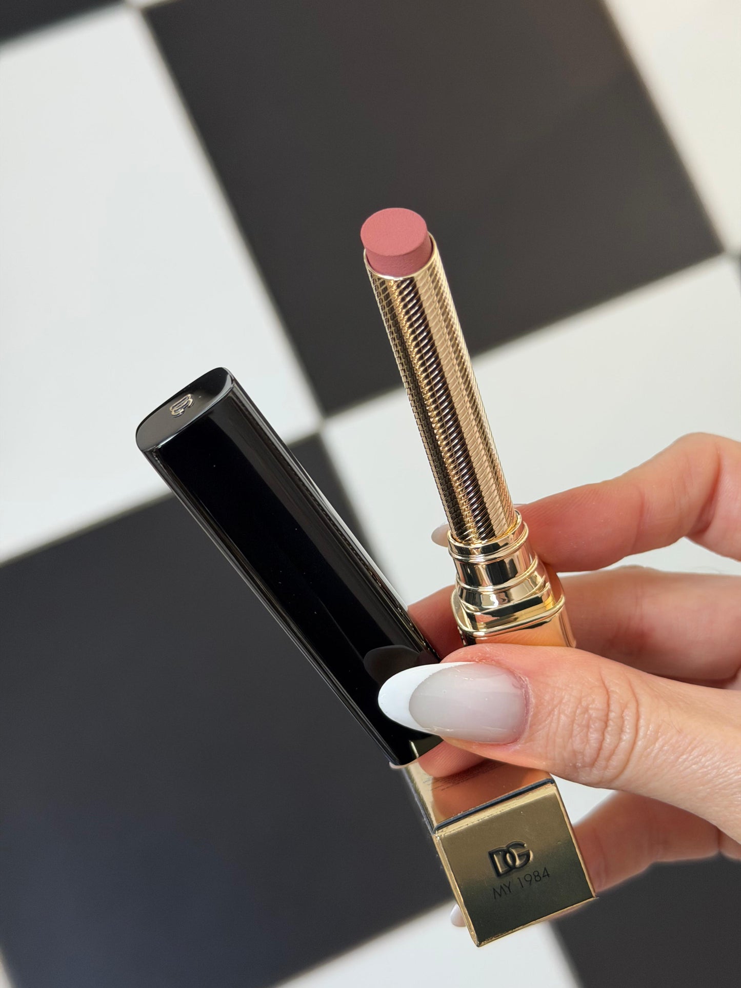 DOLCE&GABBANA My Comfy Matte Lipstick - My 1984
Instant Rich Color & Hydration Lip Stylo