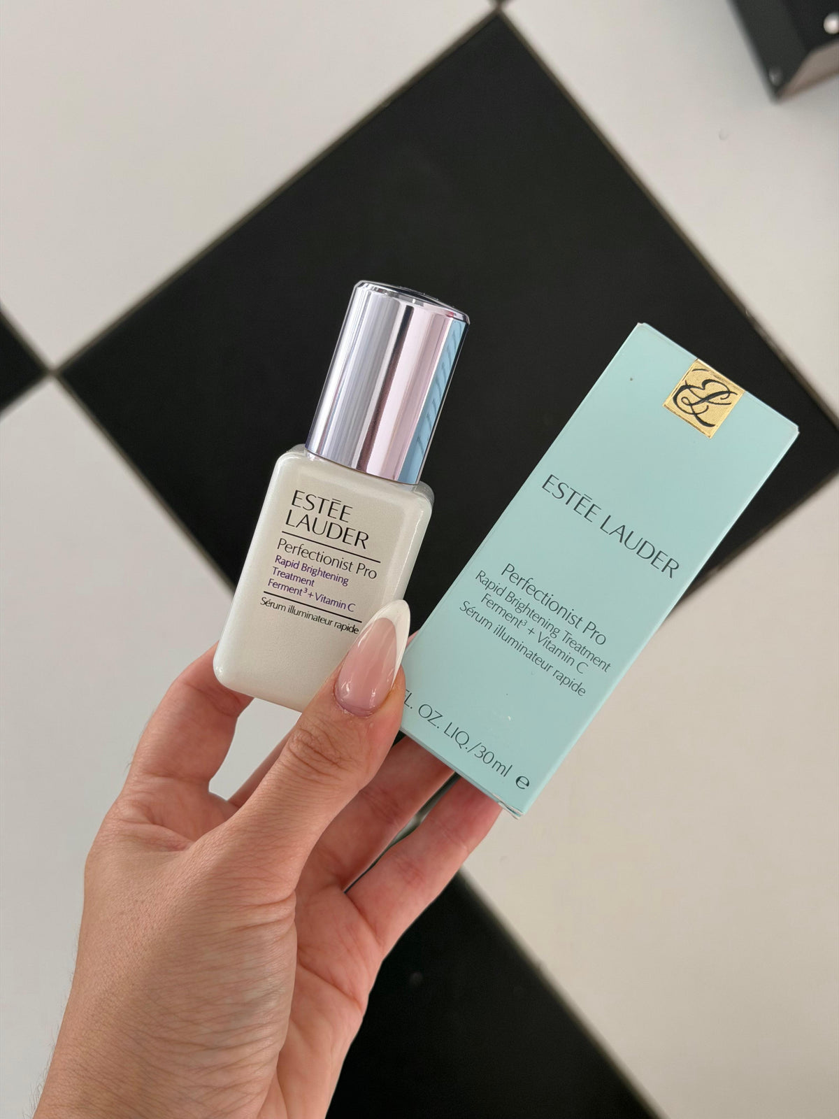 ESTEE LAUDER Perfectionist Pro Rapid Brightening Treatment Serum with Ferment³ + Vitamin C