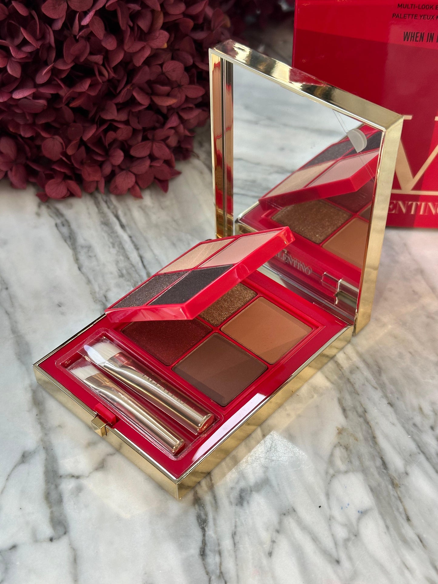 VALENTINO When In Paris
Color-Flip Eyeshadow Palette
